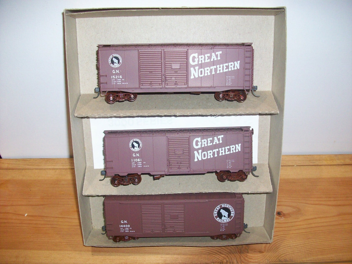 HO Scale Accurail #3310 3pack Great Northern Box Cars Lot#3979