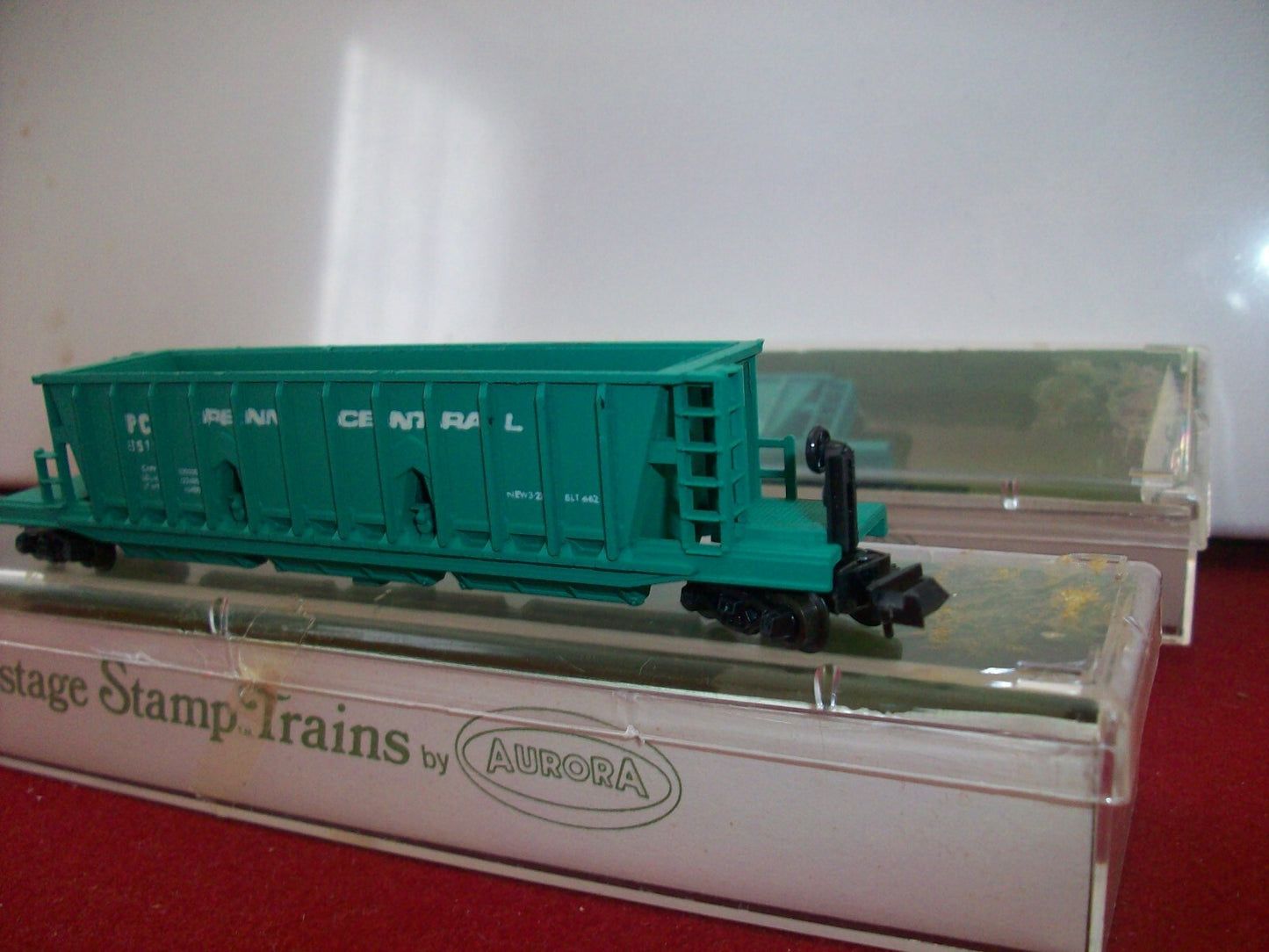N Scale Aurora 4843 Longitudinal Hopper "Penn Central"