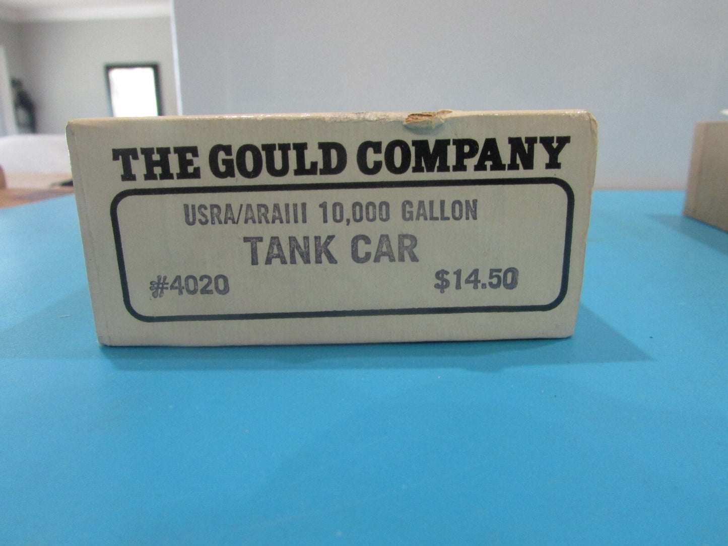 HO Scale #4020 Tichy Train Group USRA/ARAIII 10,000 Gallon Tank Car Lot#1813