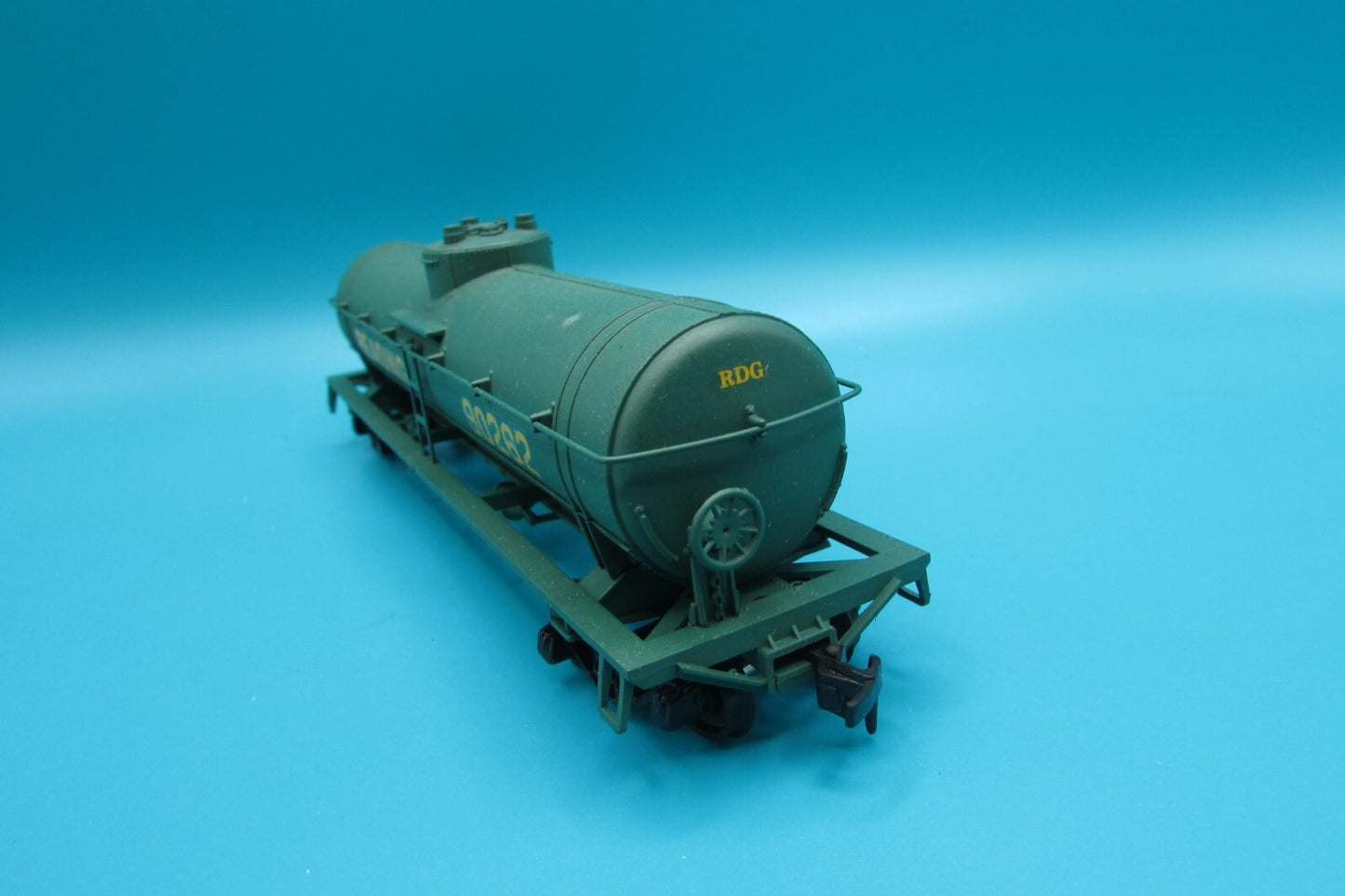 HO Scale Athearn 40ft S/D Tank Car READING Lot#4508
