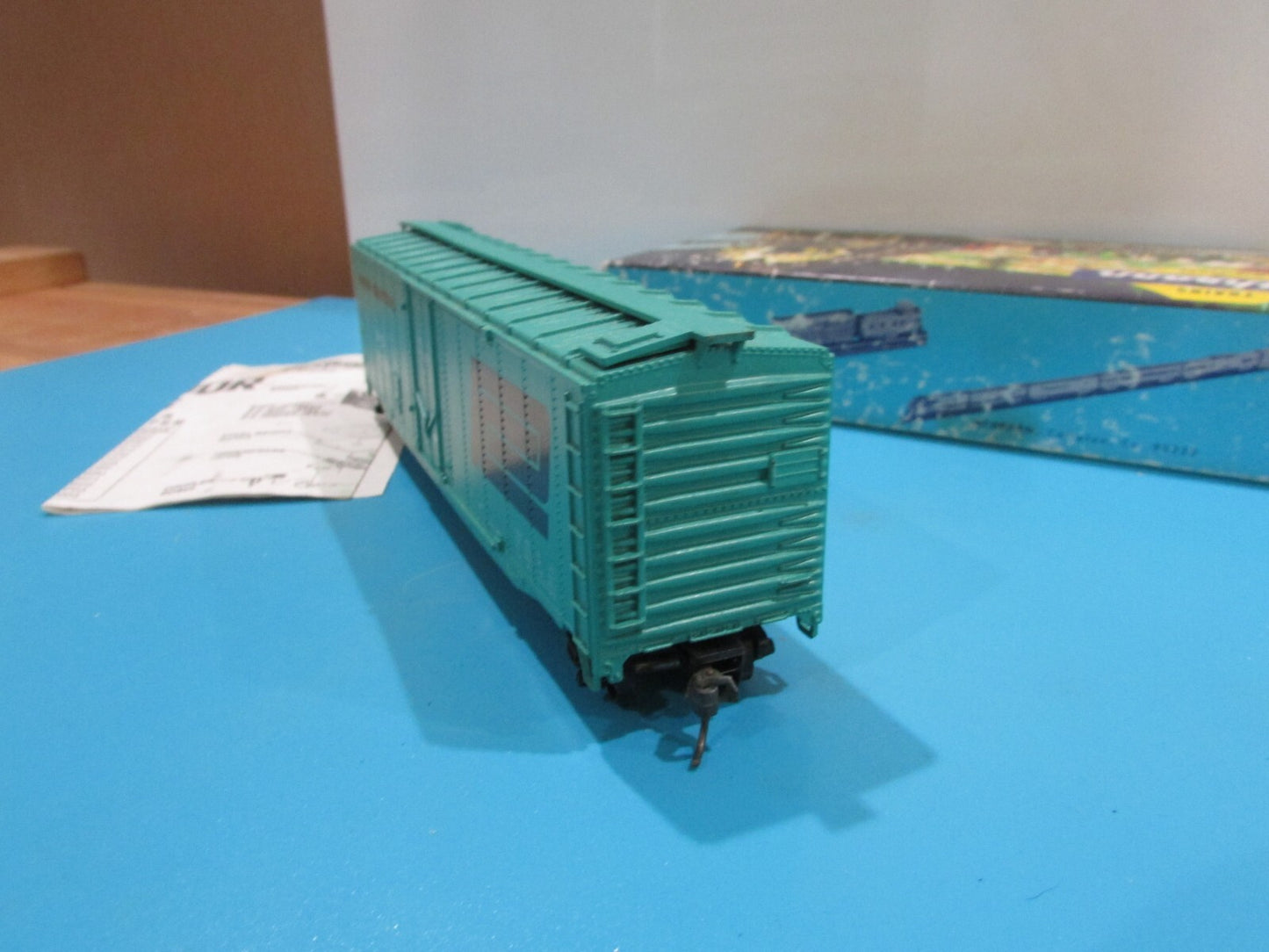 HO Scale Athearn 1327 50ft Boxcar Penn Central