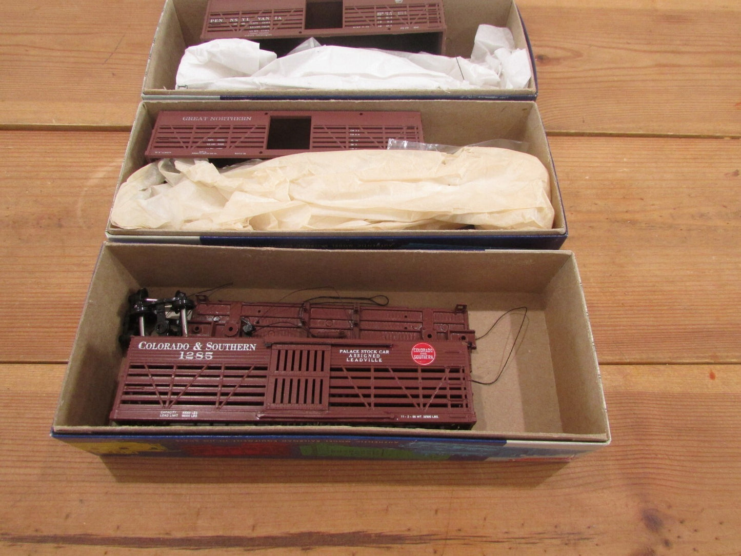 HO Scale Roundhouse (4) Assorted Stock Cars Lot#1990