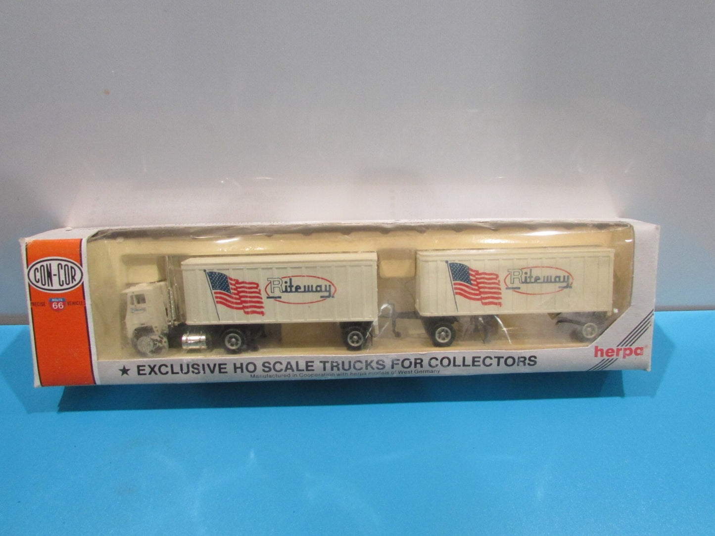 HO Scale Con-Cor Tractor + 27' Twin Trailer Rite Way Truck Lot#1758