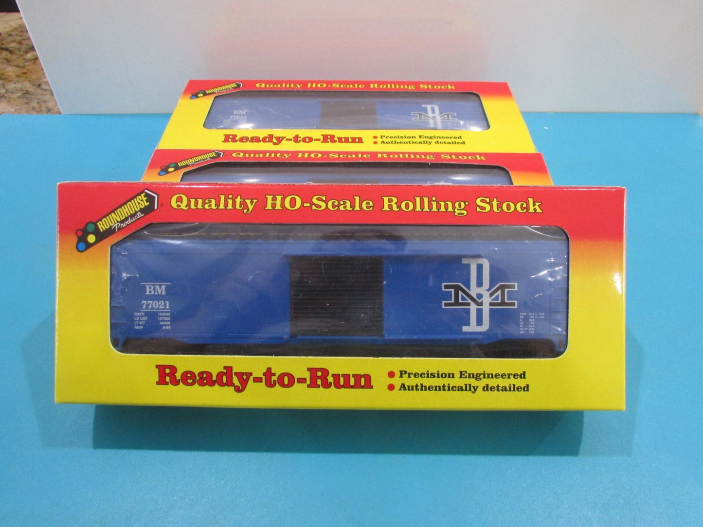 HO Scale Roundhouse (3) R-T-R 50' AAR Single Door Freight Cars B&M Lot#2417