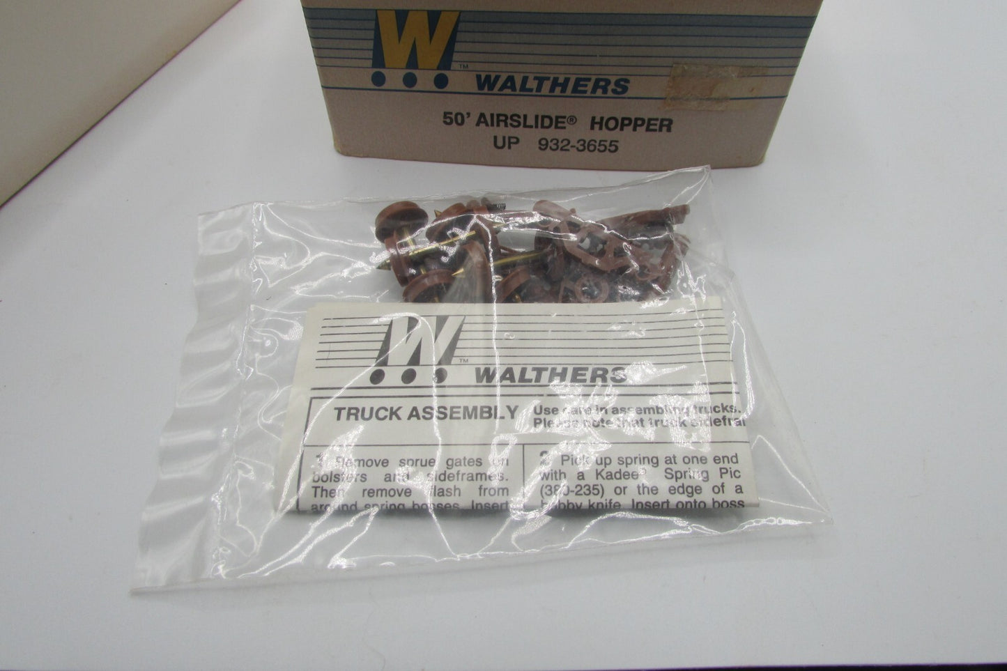 HO Scale Walthers 932-3655 50' Airslide Hopper Union Pacific WAL4872