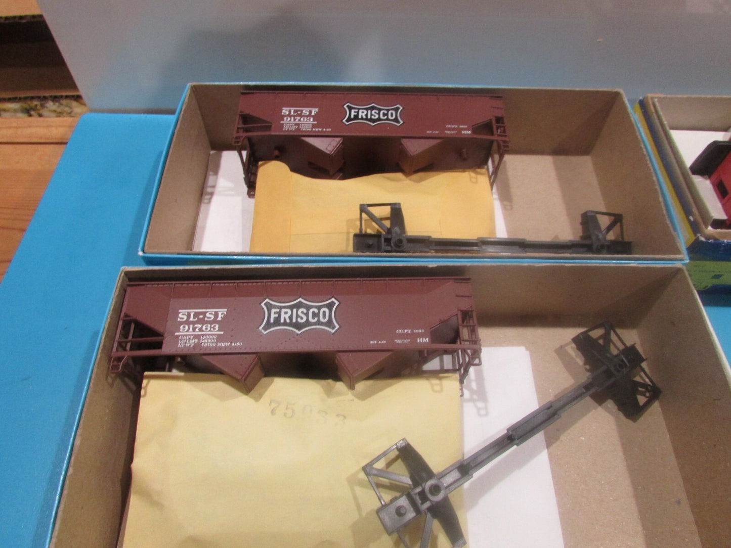 HO Scale Athearn & Roadhouse Assorted Cars FRISCO Lot#1538