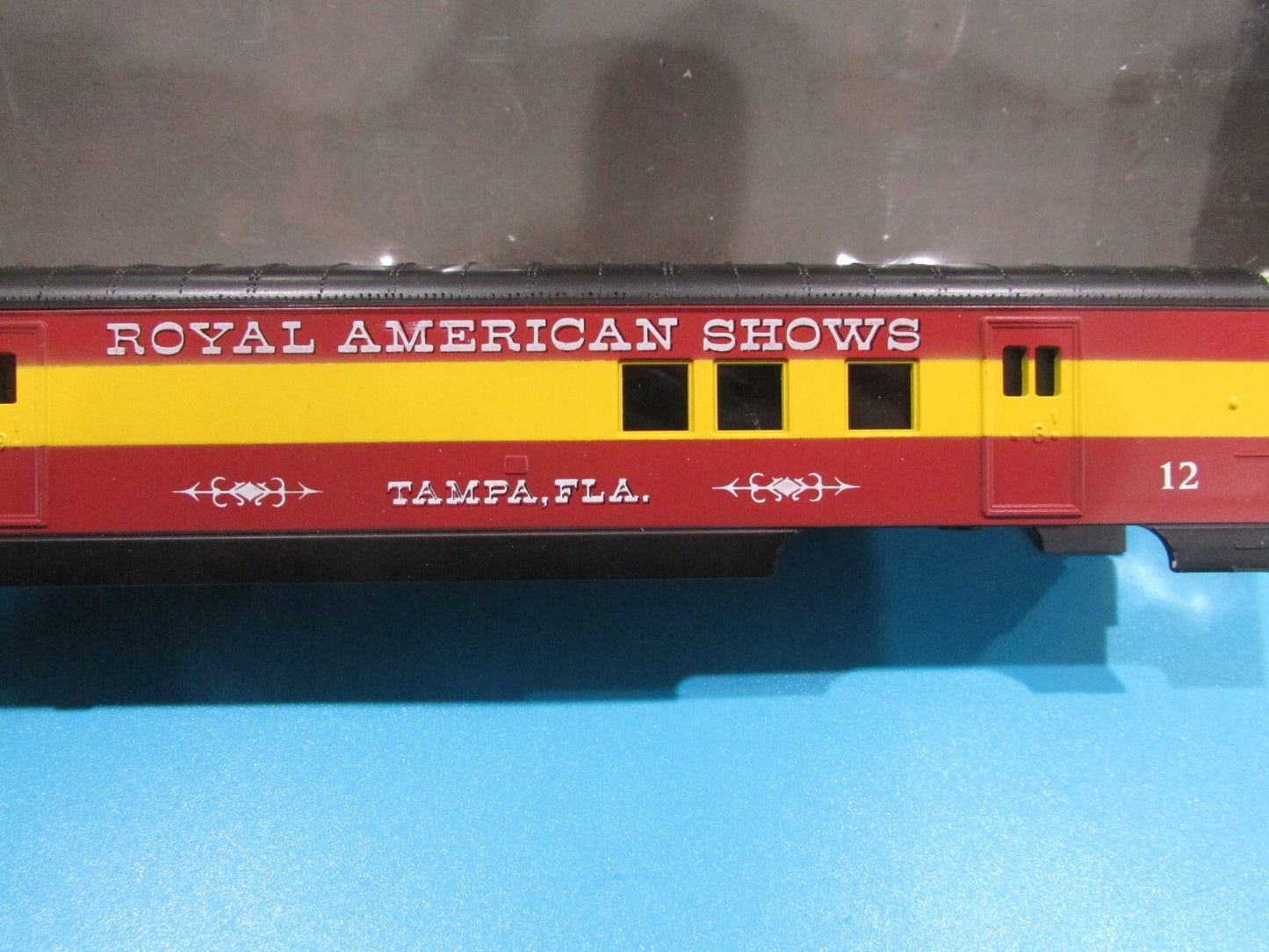 HO Scale Con-cor 72ft RPO/Bagagge Passenger Car kIT Lot#1680