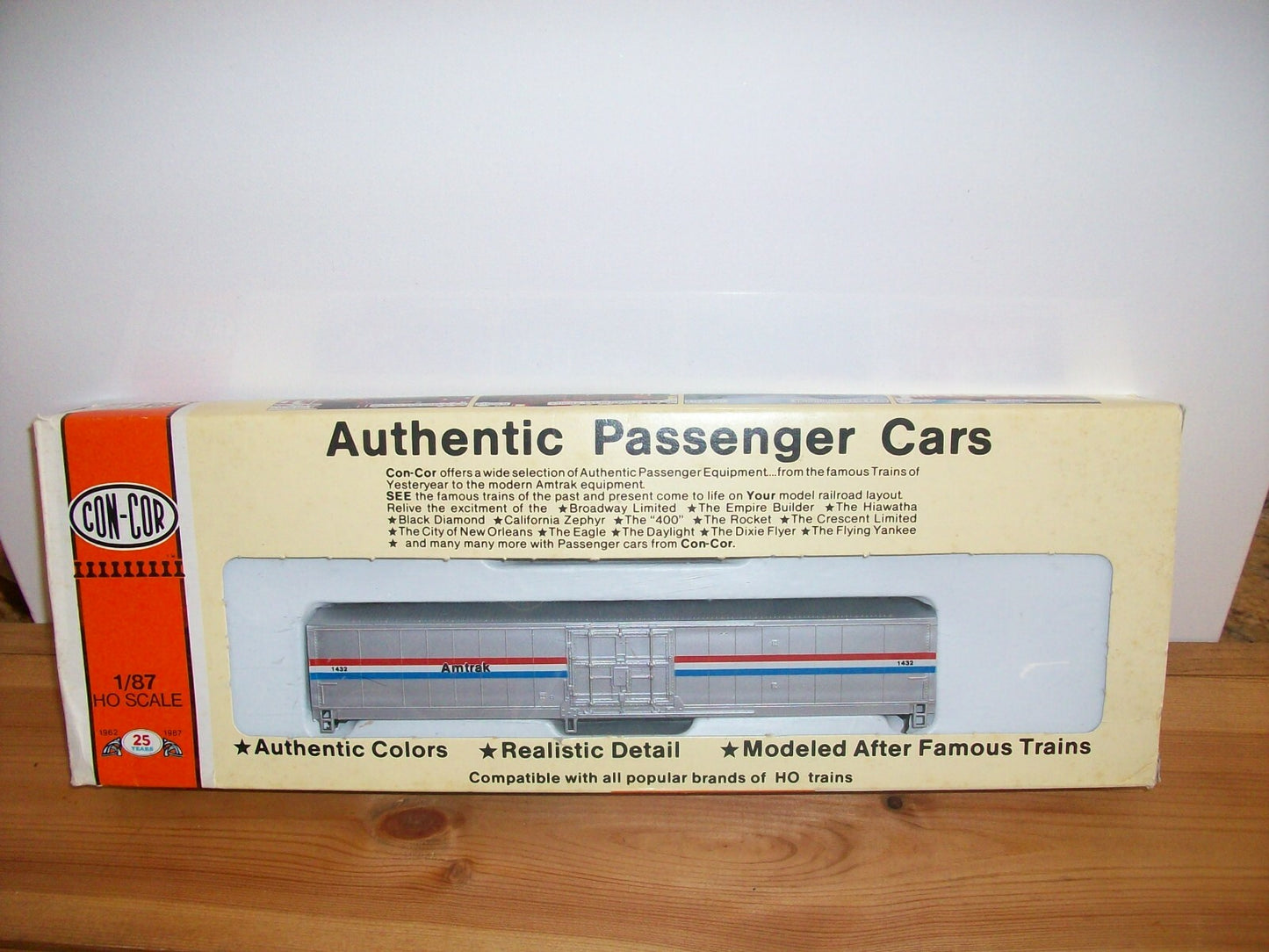 HO Scale Con-Cor 60ft MHC BoxCar Kit " Amtrak " Kit Car#1432 Lot#3863