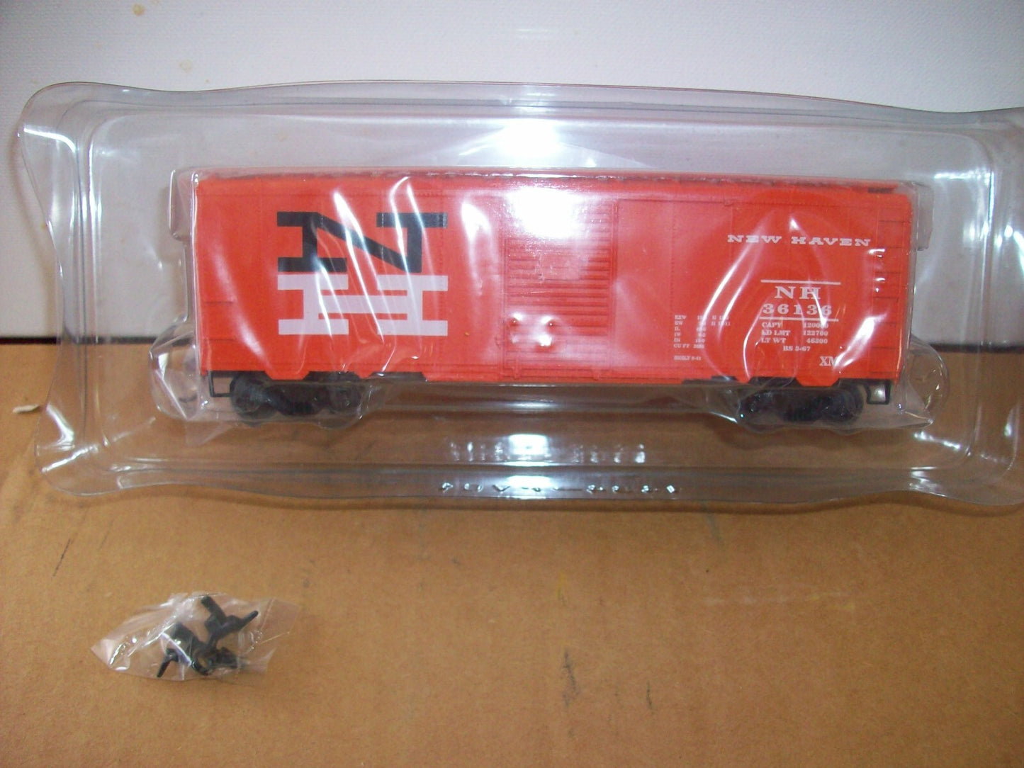 HO Scale Roundhouse 20414 40' AAR Single Door Box Car New Haven Lot#0562