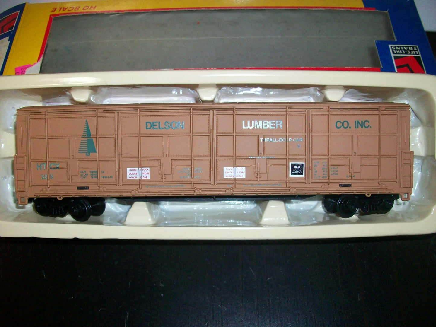 HO Scale Life-Like 8482 Thrall Door Delson Lumber Co,Inc Car Lot#0469