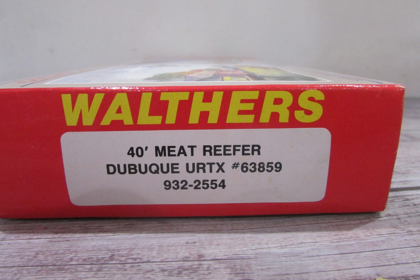 HO Scale Walthers 932-2554 40' Meat Reefer "Dubuque URTX #63859" Kit