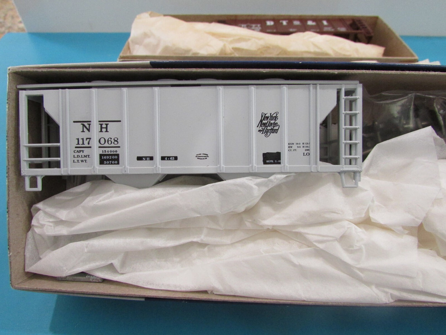 HO Scale Roundhouse Assorted Differents Hopper Cars Lot#1610