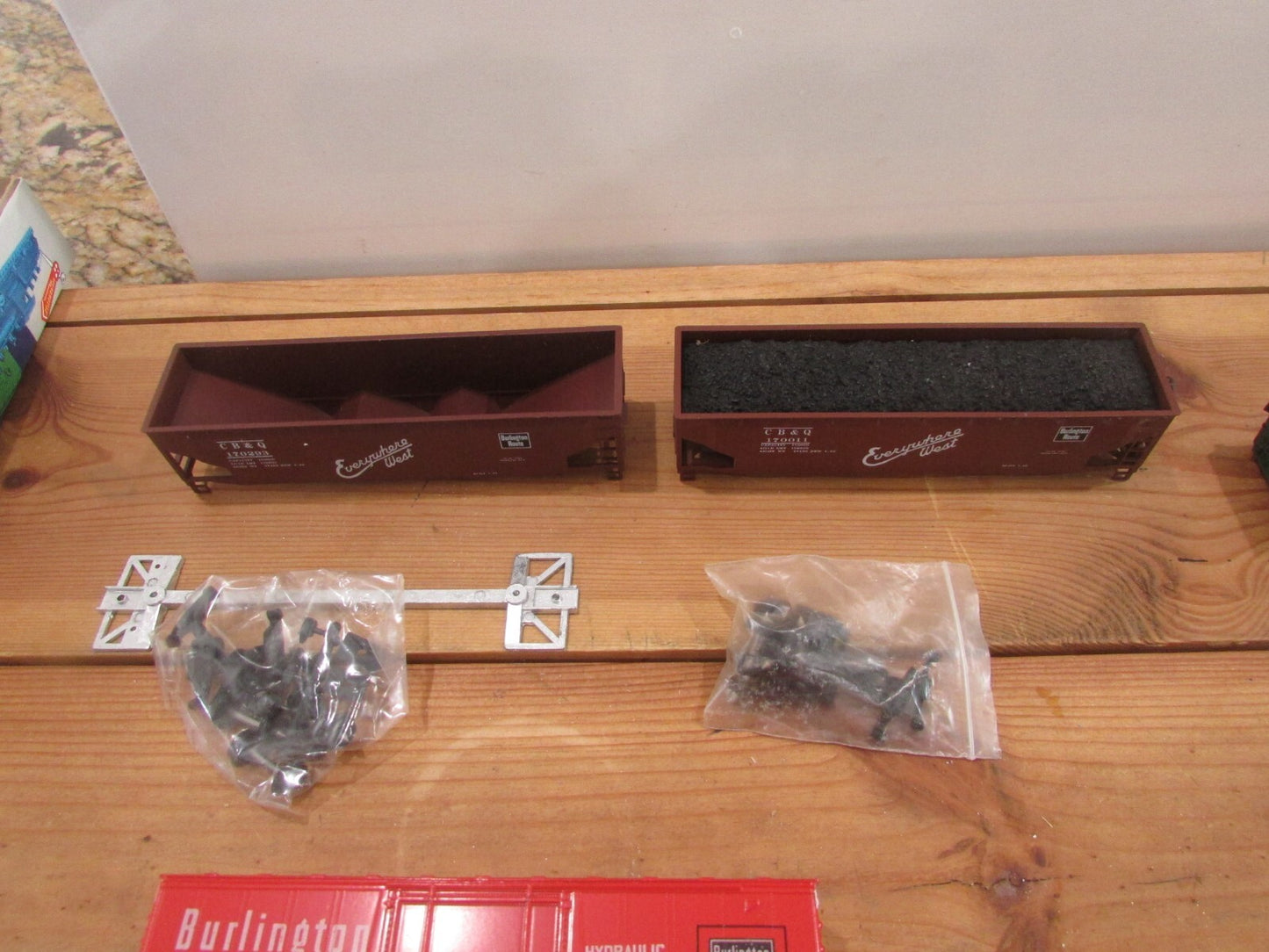 HO Scale Roundhouse & Athearn (6) Assorted Car Kits Lot#1901