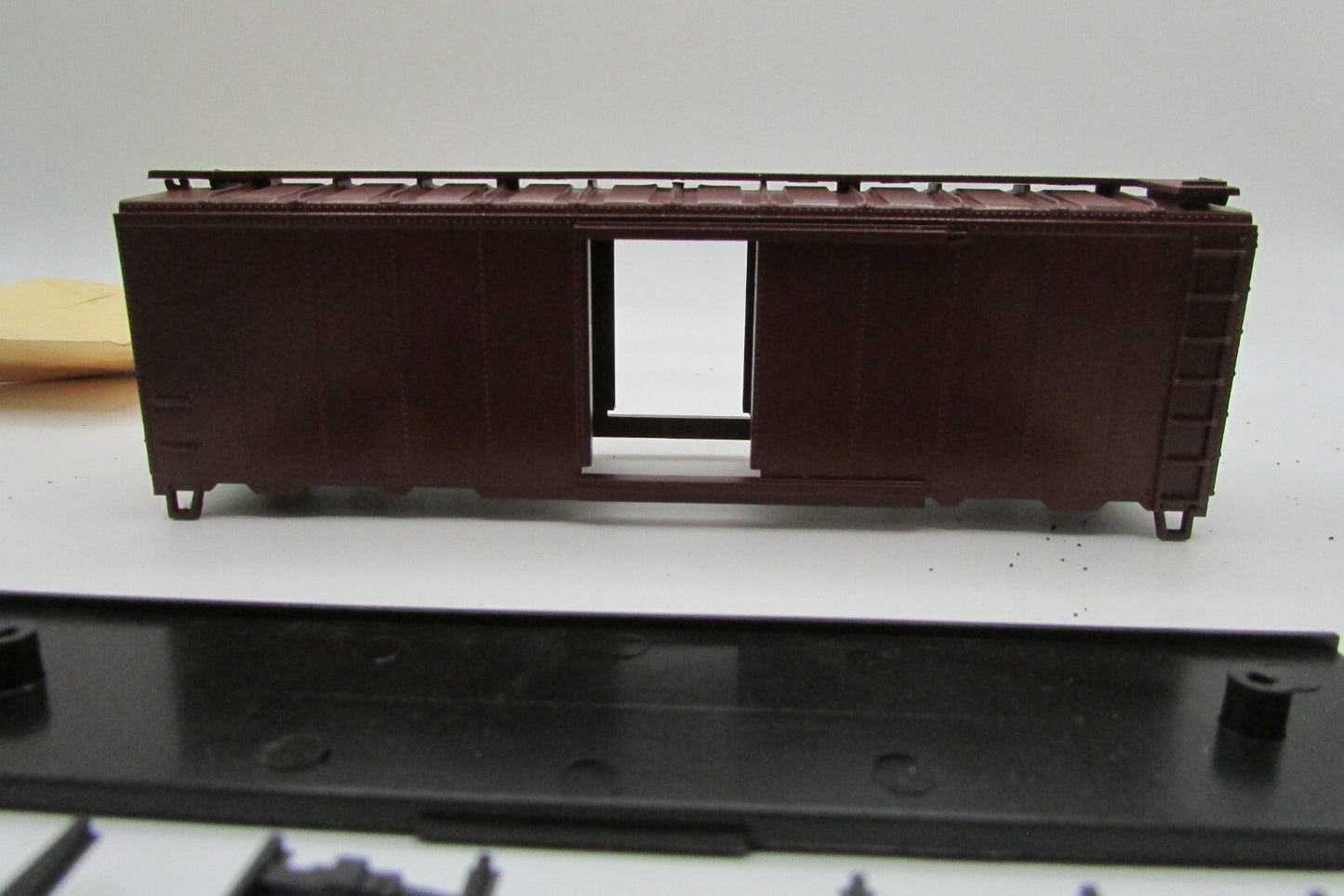 HO Scale Athearn 1230 40' Box Car Kit Undecorated ATH4801