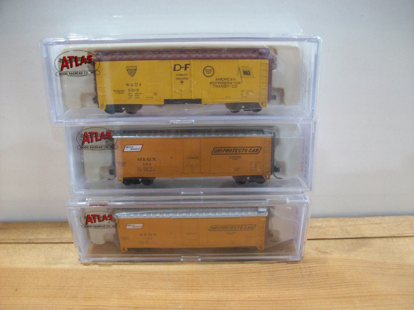 N Scale Atlas N09 (3) Assorted 40' Plug Door Box Car