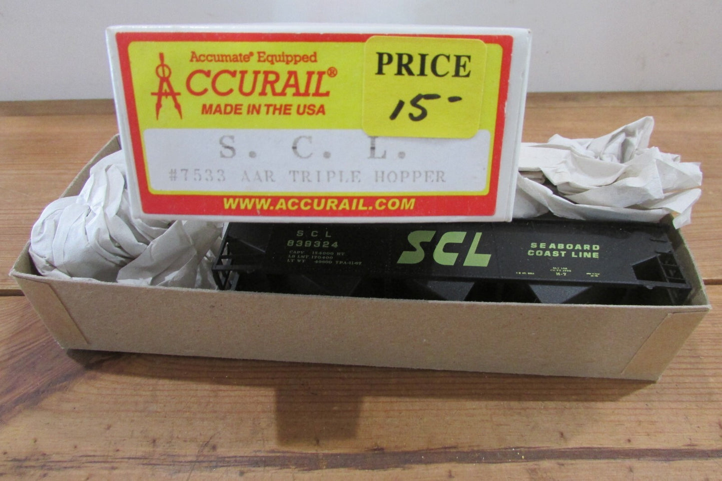 HO Scale Accurail 7533 AAR Tiple Hopper S.C..L Car Kit