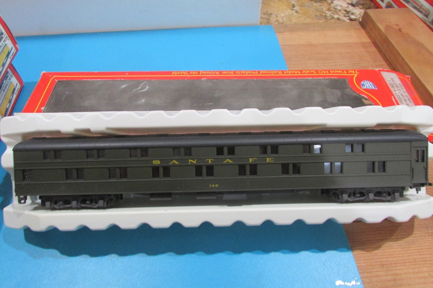 HO Scale IHC (5)Santa Fe Assorted Passenger Cars Lot#2728