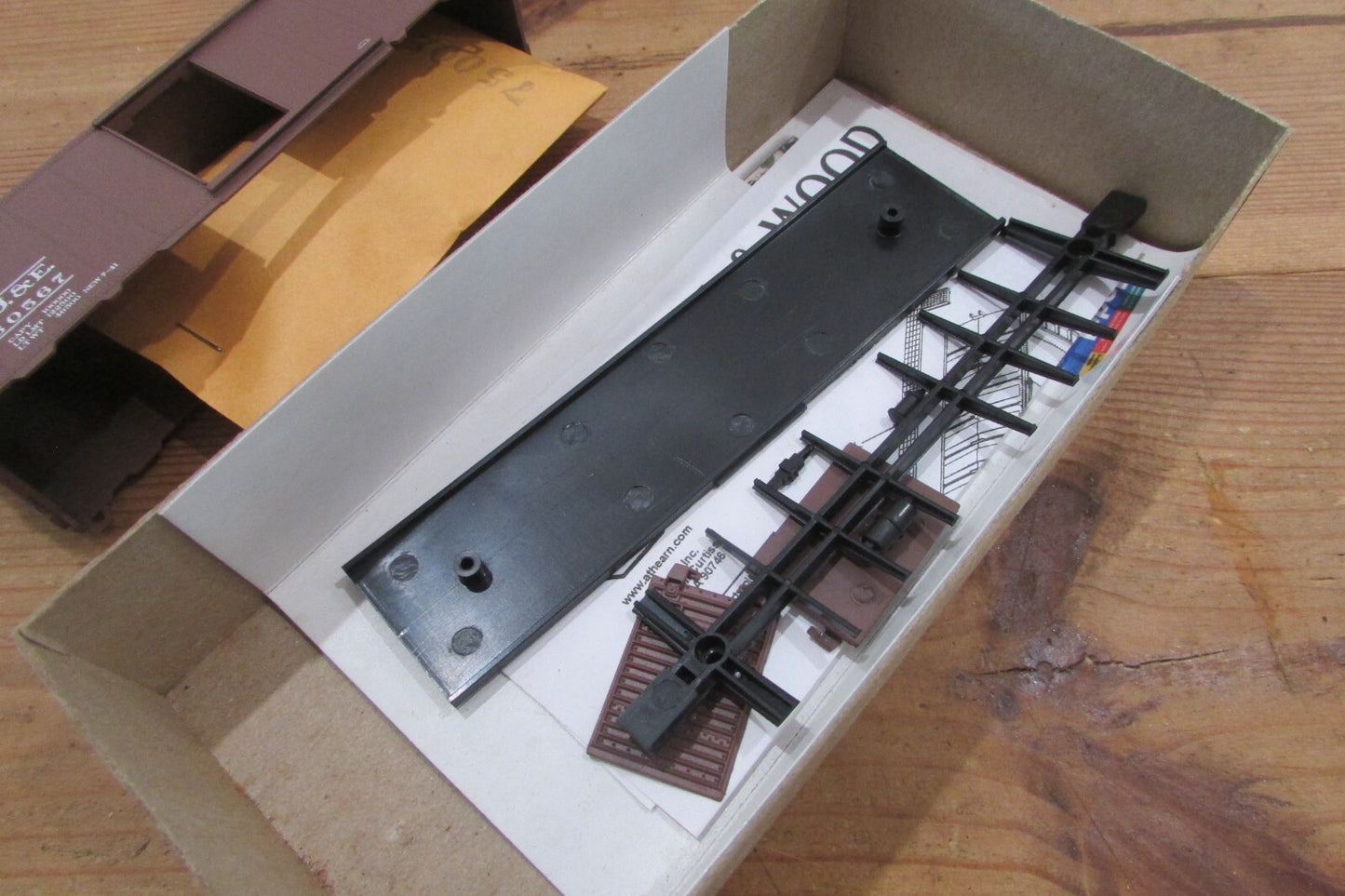 HO Scale Athearn 5970 40ft Box Car Kit EJ&E ATH4567