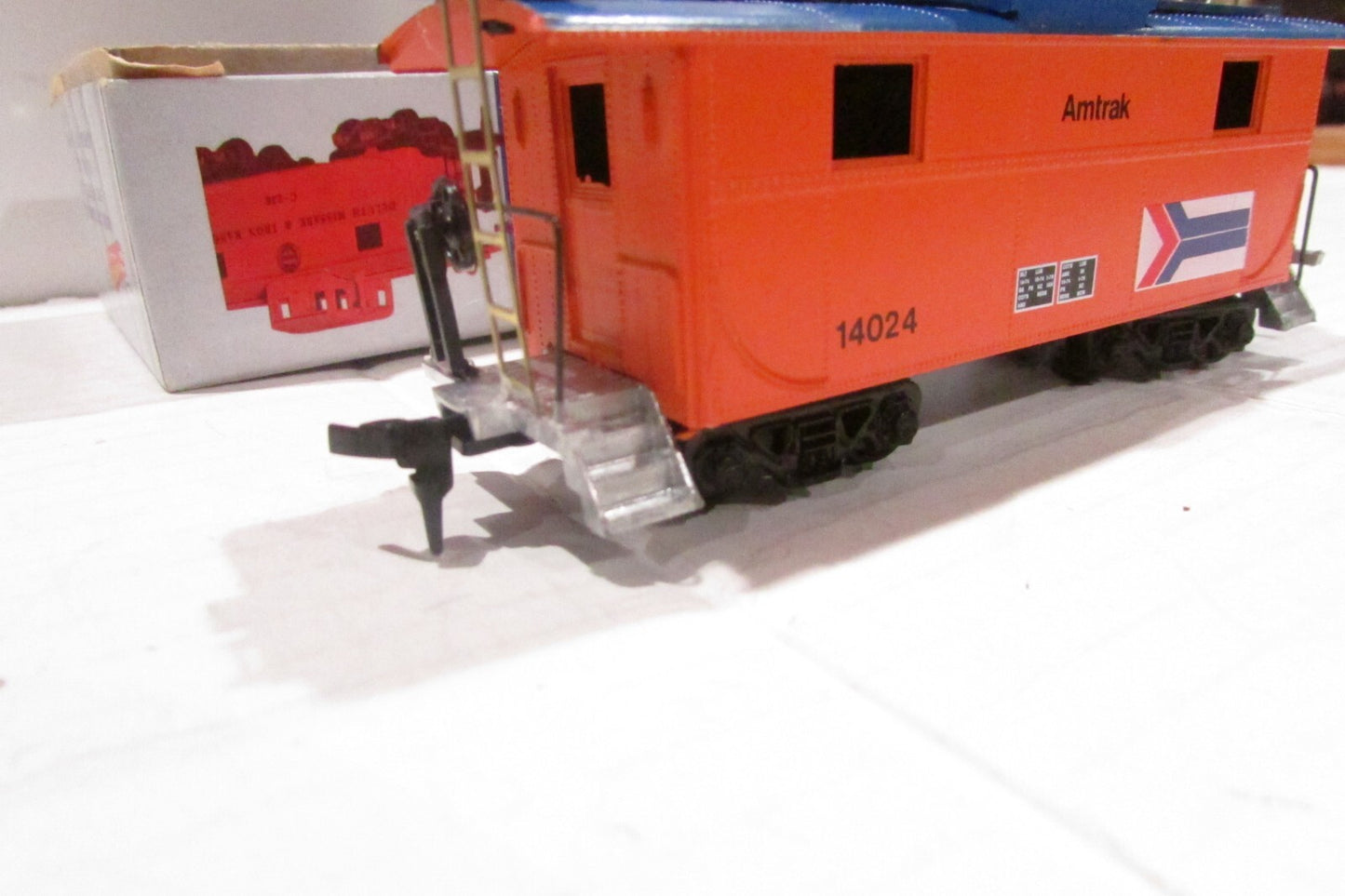HO Scale RoundHouse 3472 Amtrak 2- Window Caboose RH4340