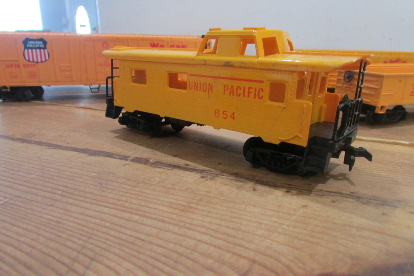 HO Scale (7) Assorted Union Pacific Shell &Freight Cars Lot#3751