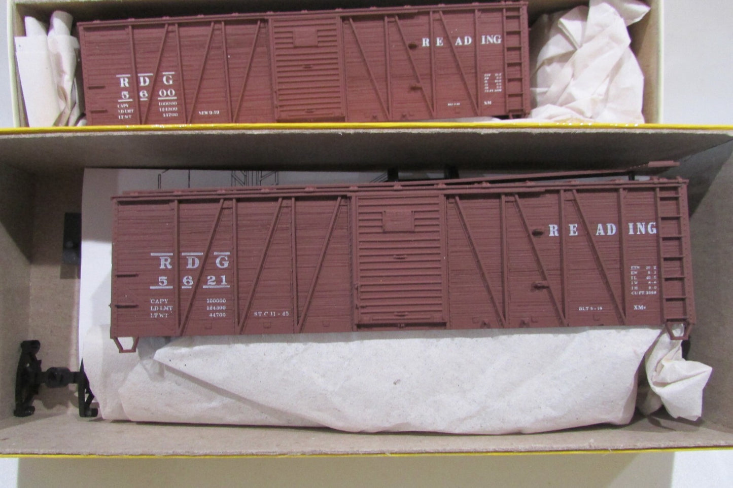 HO Scale Accurail 4405&4505 (2) 40' O.B Box Steel Cars READING