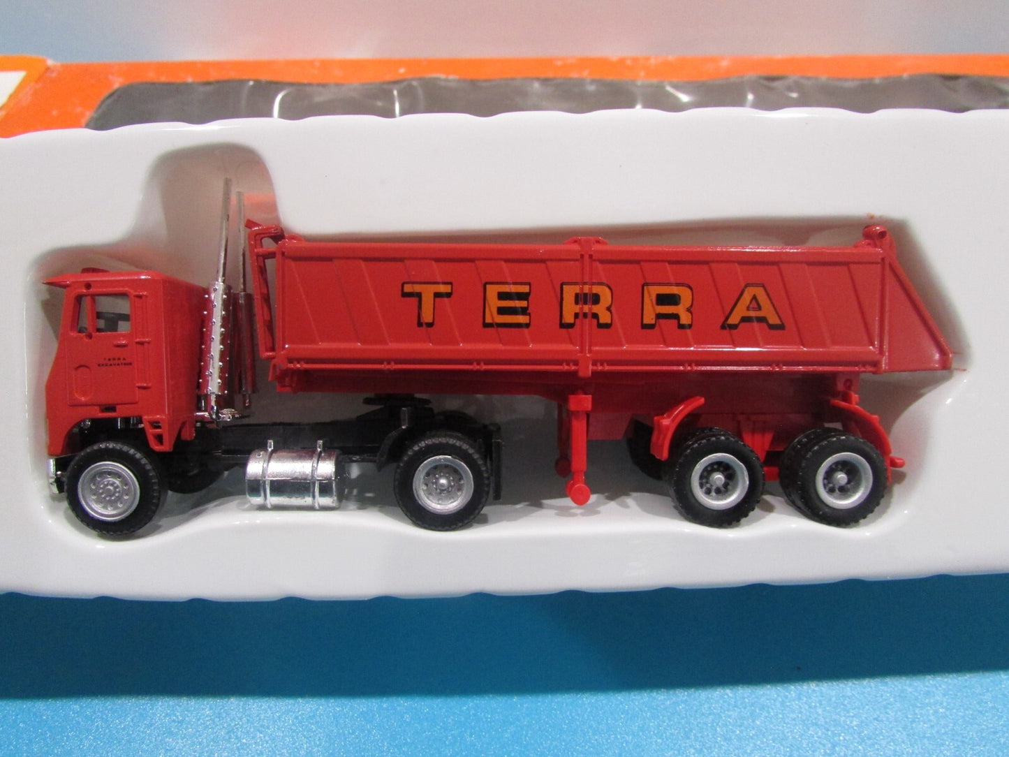 HO Scale Con-Cor Tractor + Dumper Terra Short Trailer Lot#1761