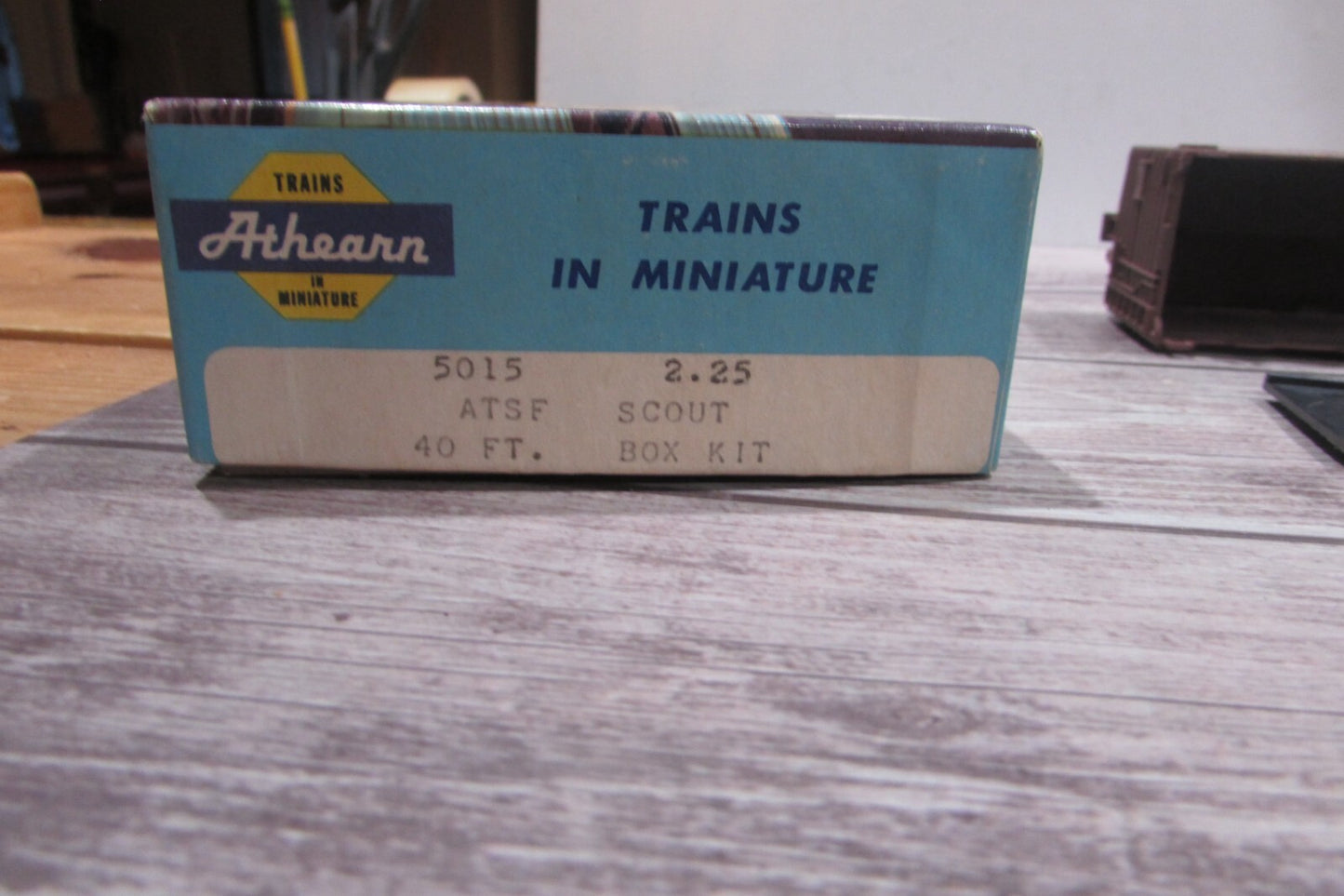 HO Scale Athearn 5015 ATSF Scout 40' Box Car Kit