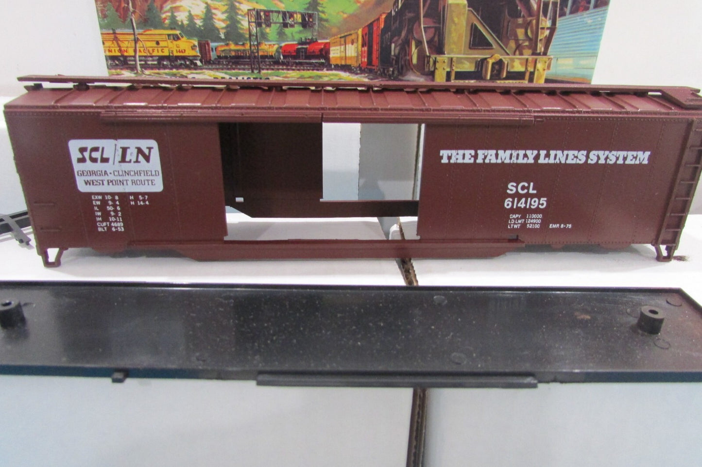 HO Scale Athearn/Bev-Ber 489 D.D Family Lines Car #SCL 614195