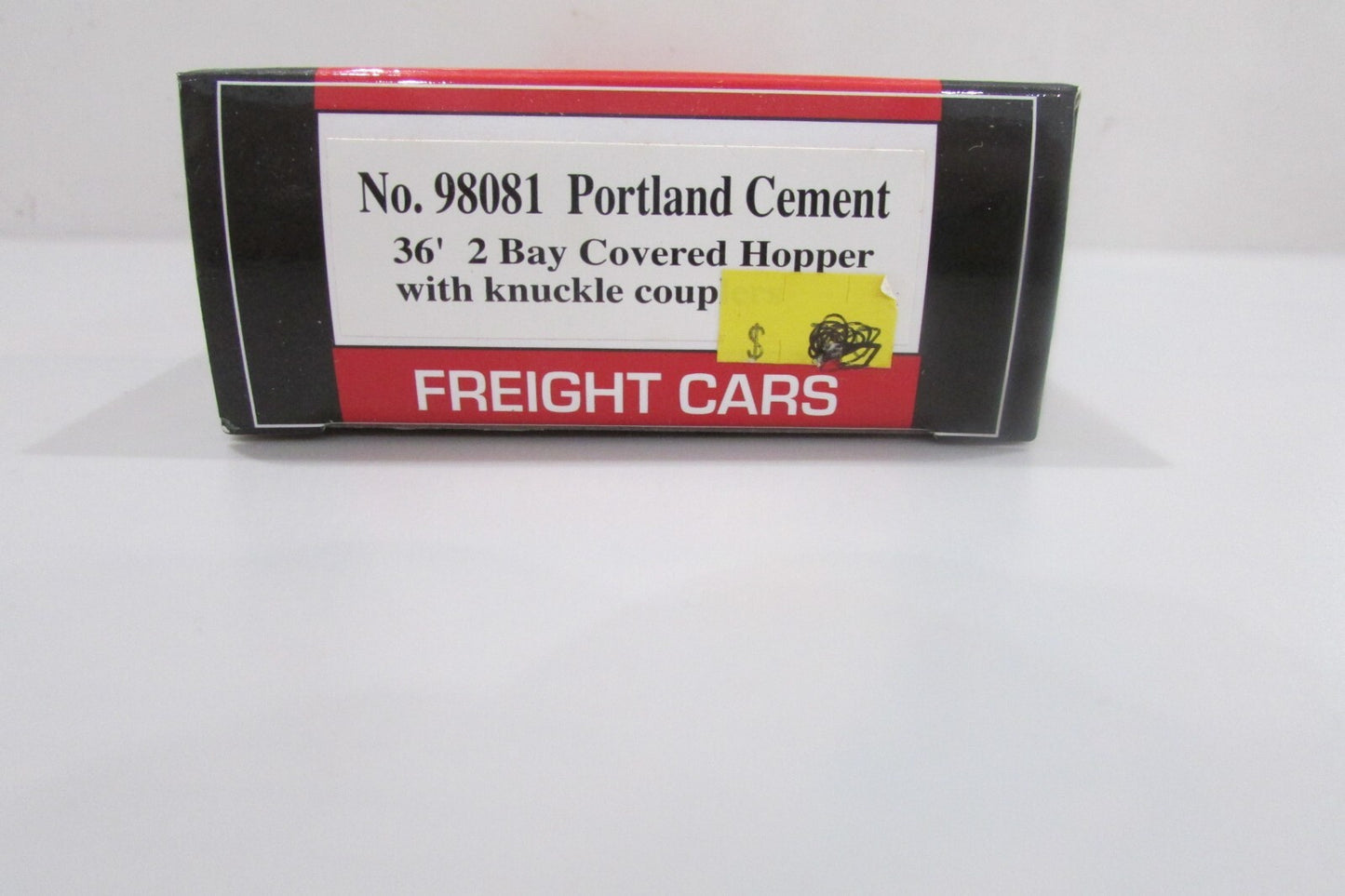 HO Scale Model Power 98081 36' 2Bay Covered Hopper Lehigh Portland Cement