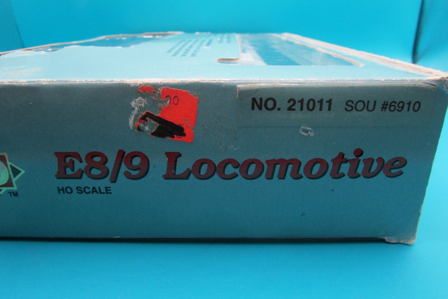 HO Scale Proto 2000 21011 E8/9 Locomotive Southern #6910 Lot#4479