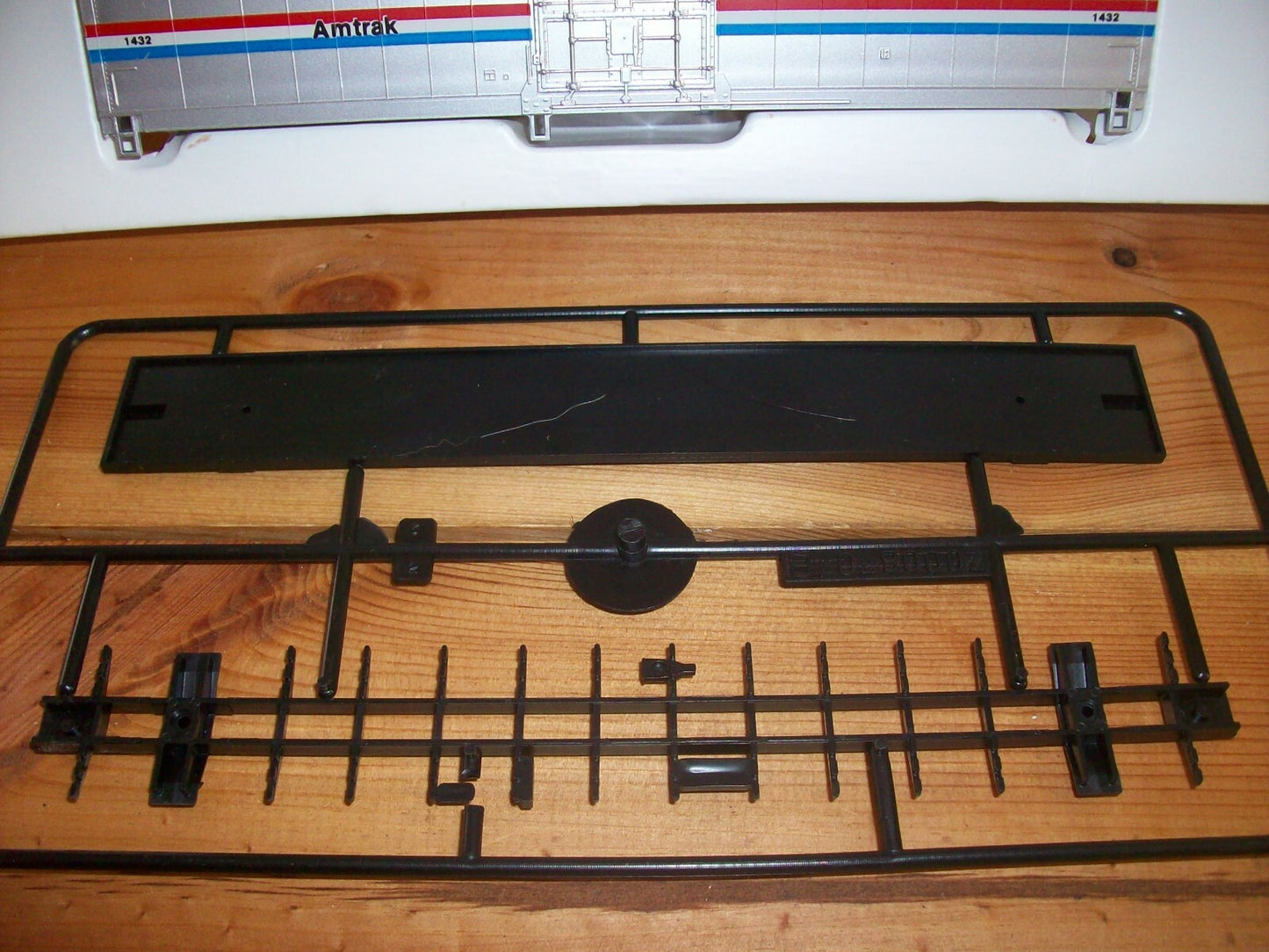 HO Scale Con-Cor 60ft MHC BoxCar Kit " Amtrak " Kit Car#1432 Lot#3863