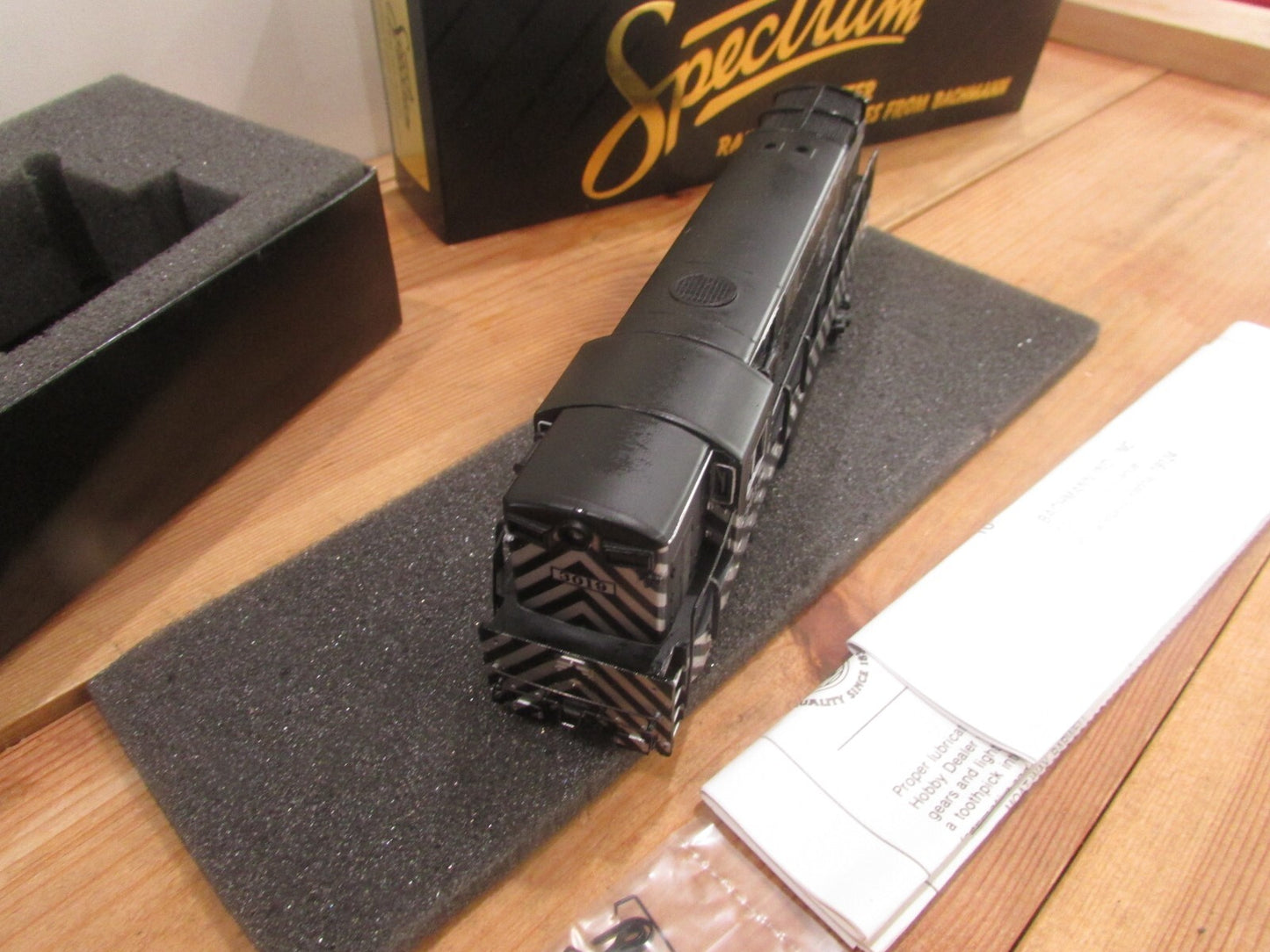 HO Scale Bachmann 81203 Fairbank Morse H16/44 Diesel Santa Fe #3019 Lot#3773