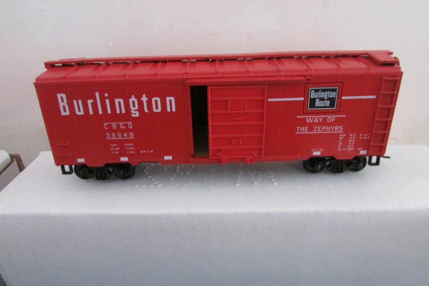 HO Scale Roundhouse (4) C&BQ (red) 40' Box Car RTR Lot#2639