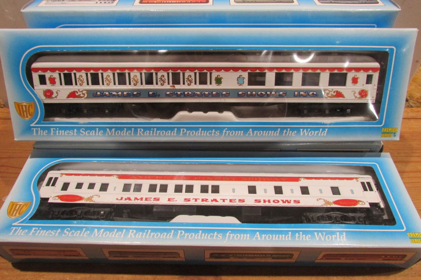 HO Scale IHC (4) James E. Strates Shows Assorted Passenger Cars Lot#3704