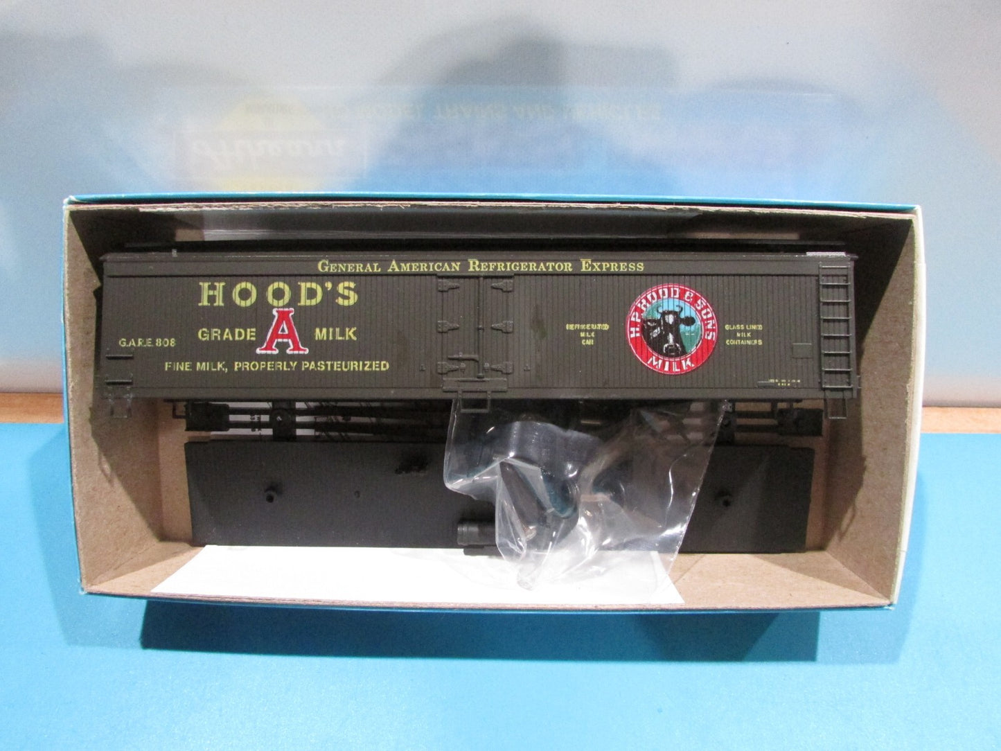 HO Scale Athearn 5341 50ft Express Reffer HOOD