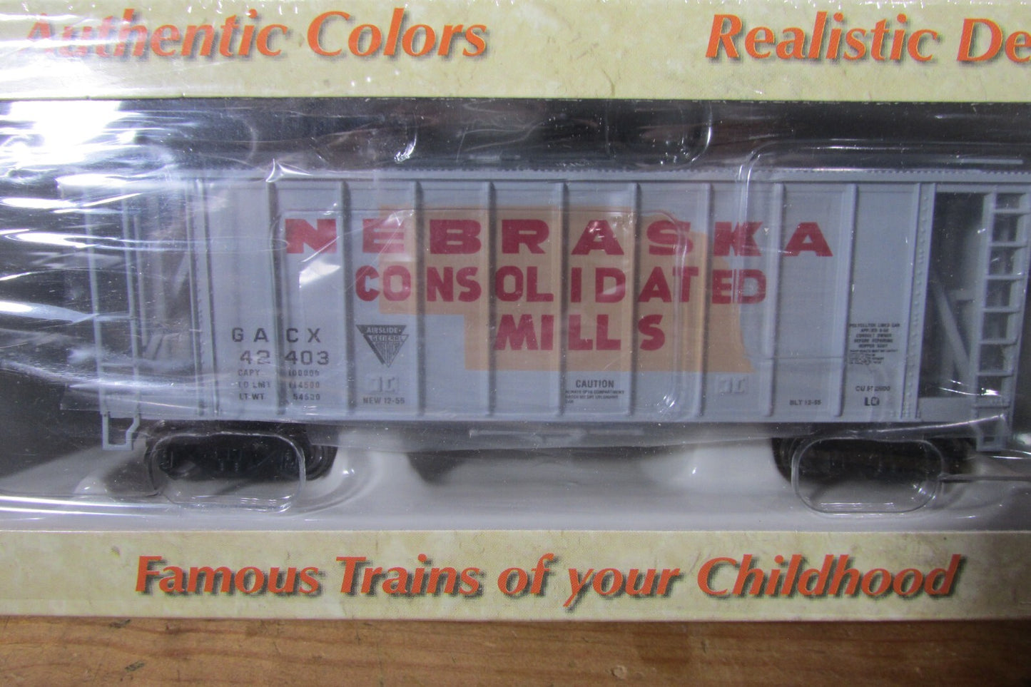 HO Scale Con-Cor 01-97009 Airslide Covered Hopper Nebraska Consolidated Lot#3867