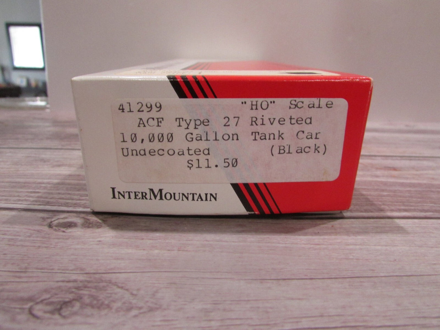 Ho Scale InterMountain 41299 ACF Type 27 Riveted 10,000 Gallon Tank Car Lot#3937