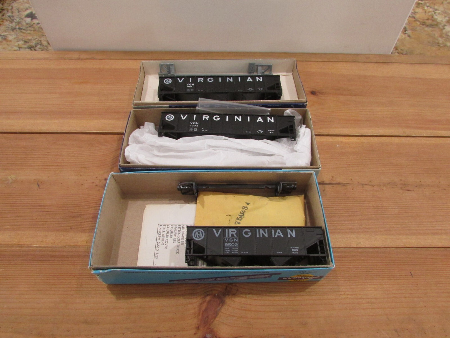 HO Scale Athearn & Rondhouse (3) Asssorted Freight Cars Kits Virginia Lot#1650
