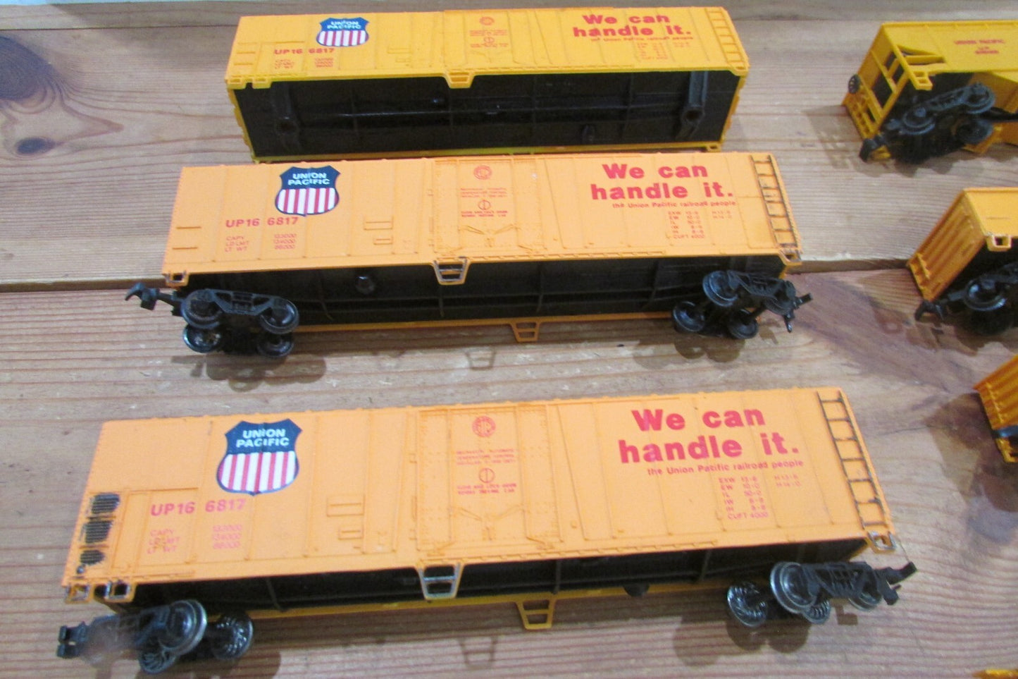 HO Scale (7) Assorted Union Pacific Shell &Freight Cars Lot#3751