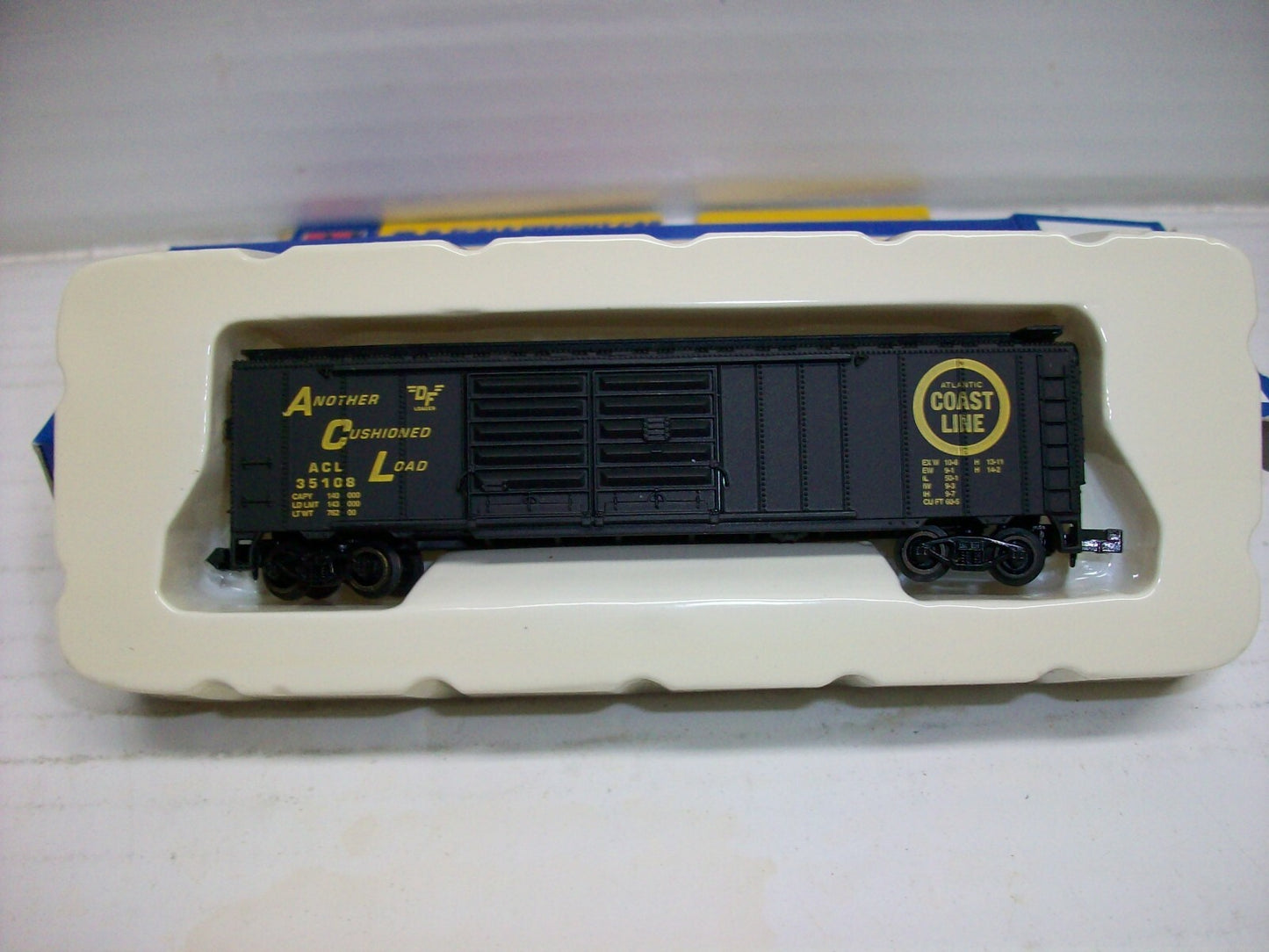 N Scale Life-Like (4) Assorted Freight Cars Lot#2451