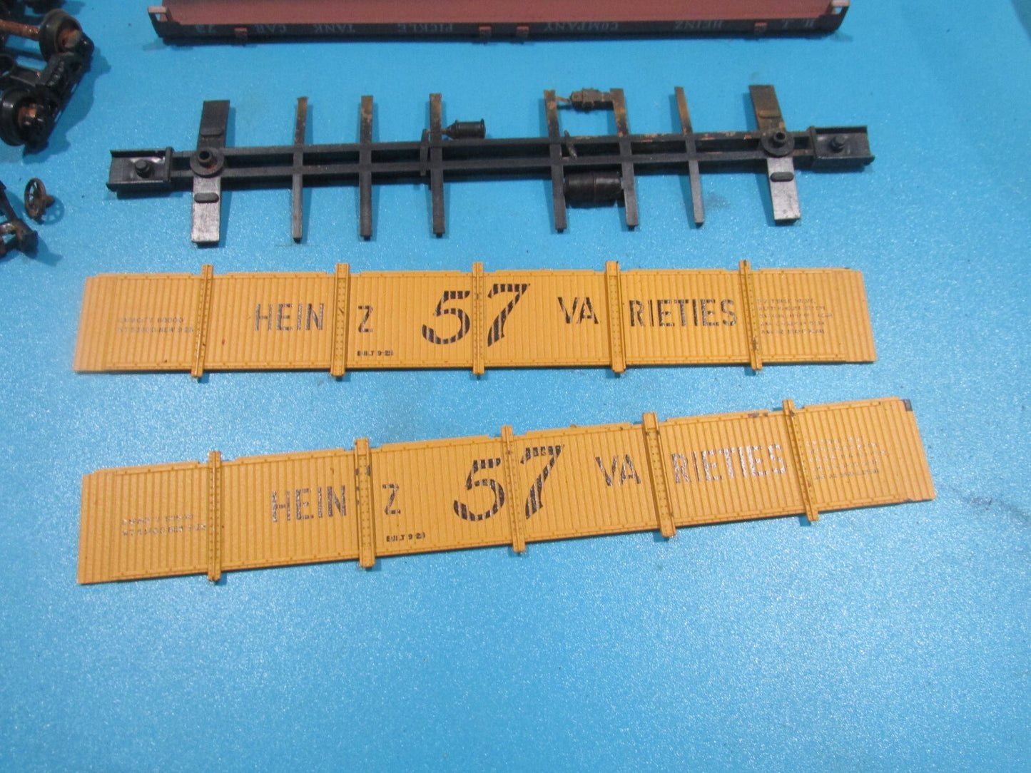 HO Scale Athearn Heinz 57 Varieties Pickle Tank Car #73 Lot#1882