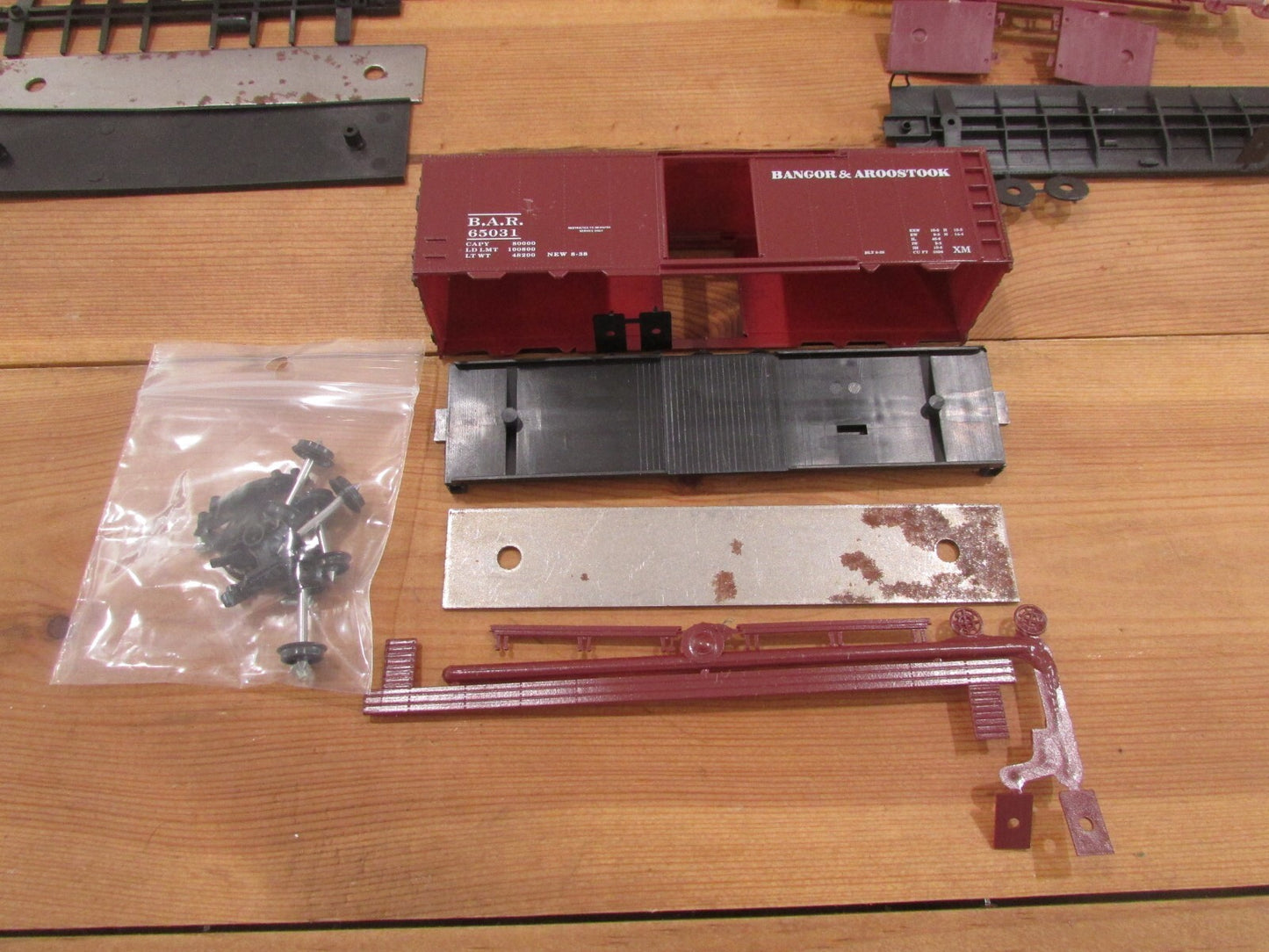 HO Scale Roundhouse & Athearn (6) Assorted Car Kits Lot#1901