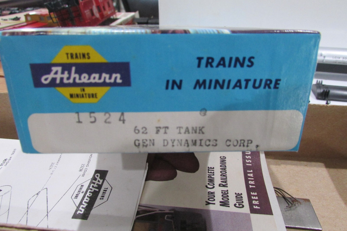 HO Scale Athearn 1524 62ft Tank Car General Dynamics Corp. LCIX 3002