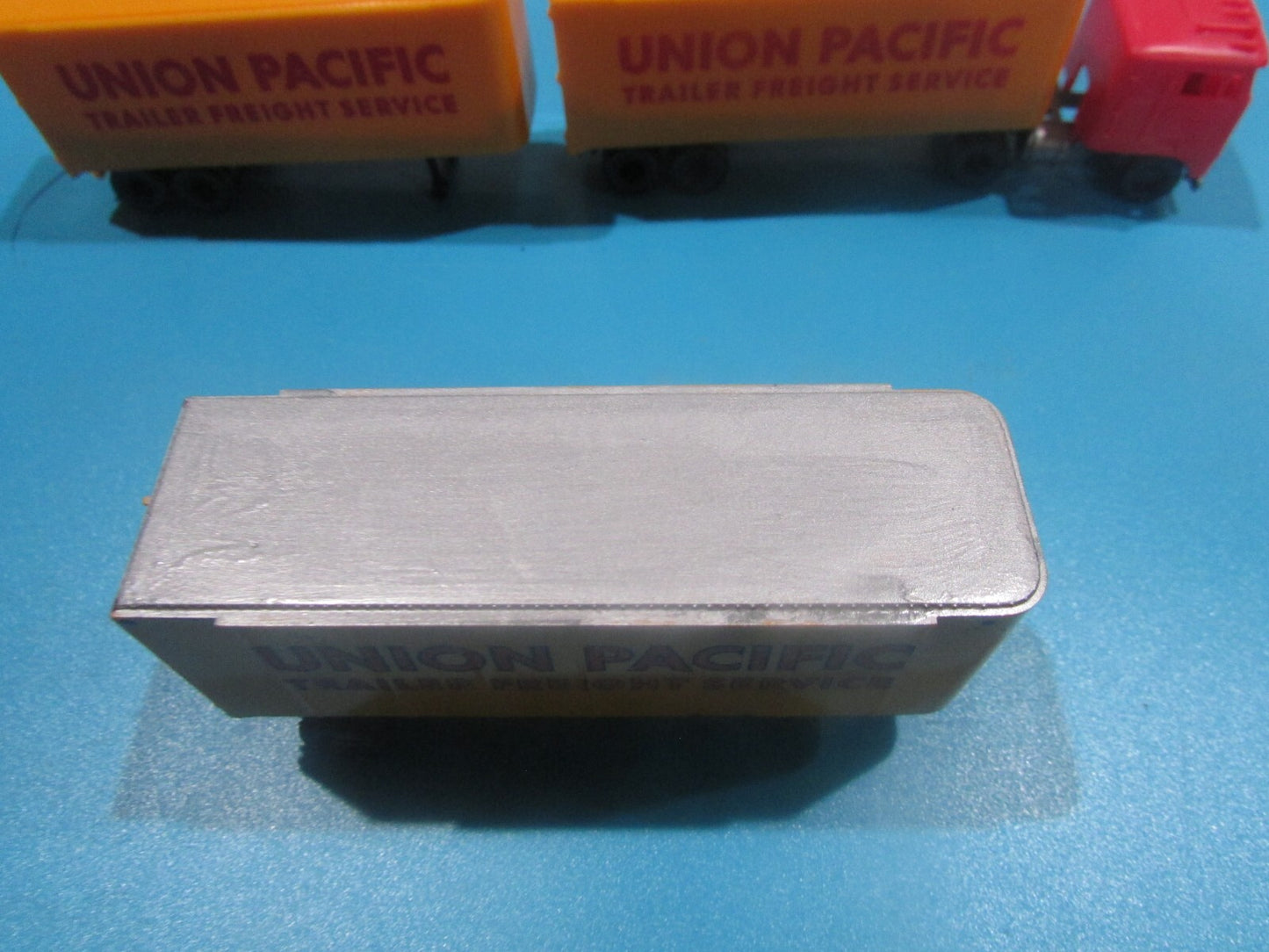 HO Scale Truck with (3) Trailers Union Pacific Lot#1833