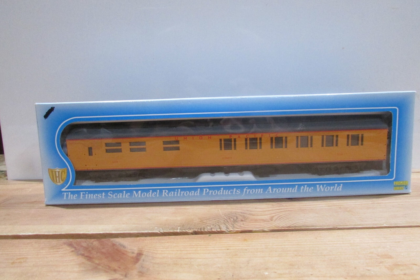 HO Scale IHC 49693 Union Pacific Diner Passenger Car Lot#0587