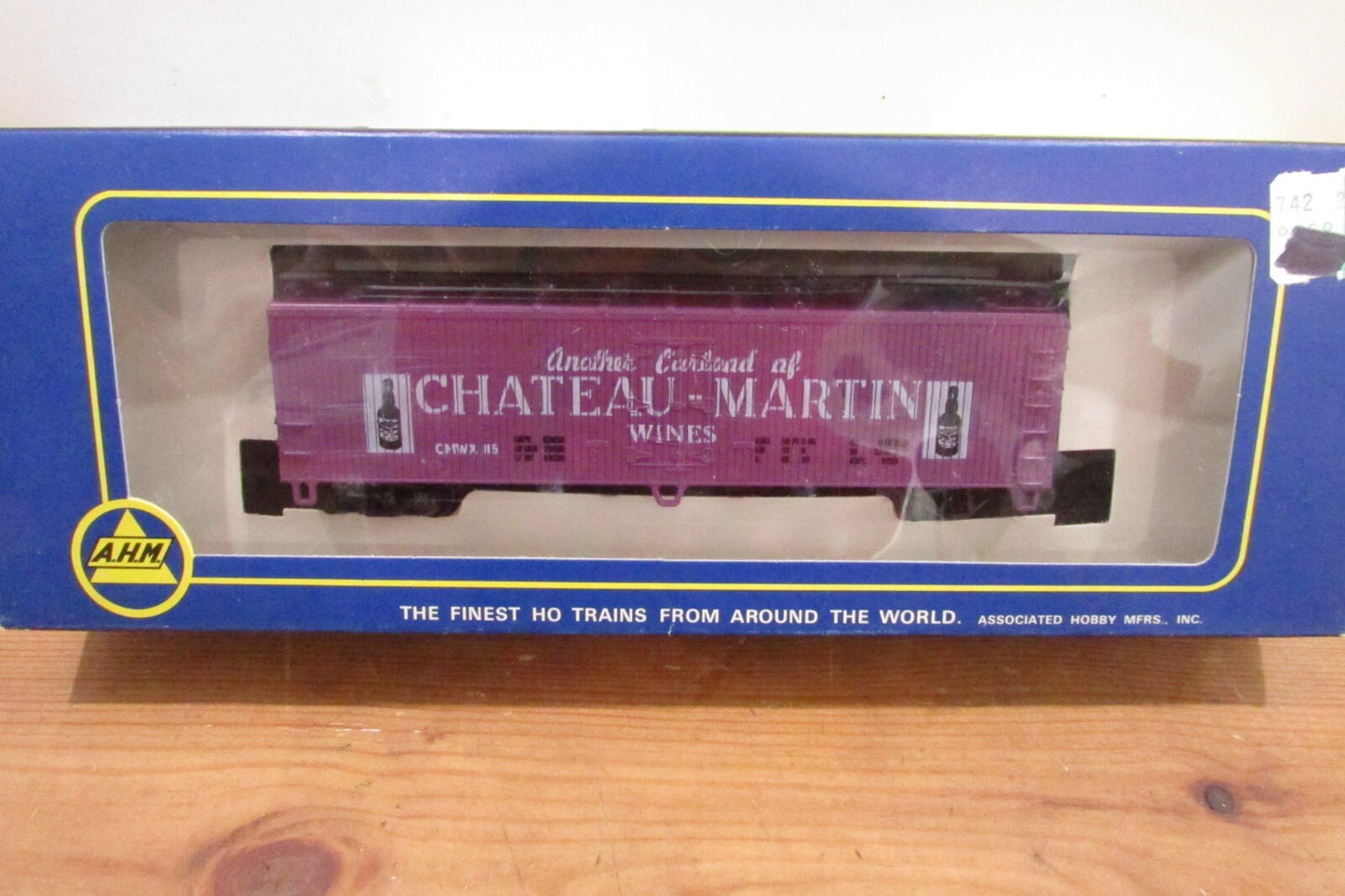 HO Scale AHM 5296K Private Owner Reefer "Chateau-Martini Wines"