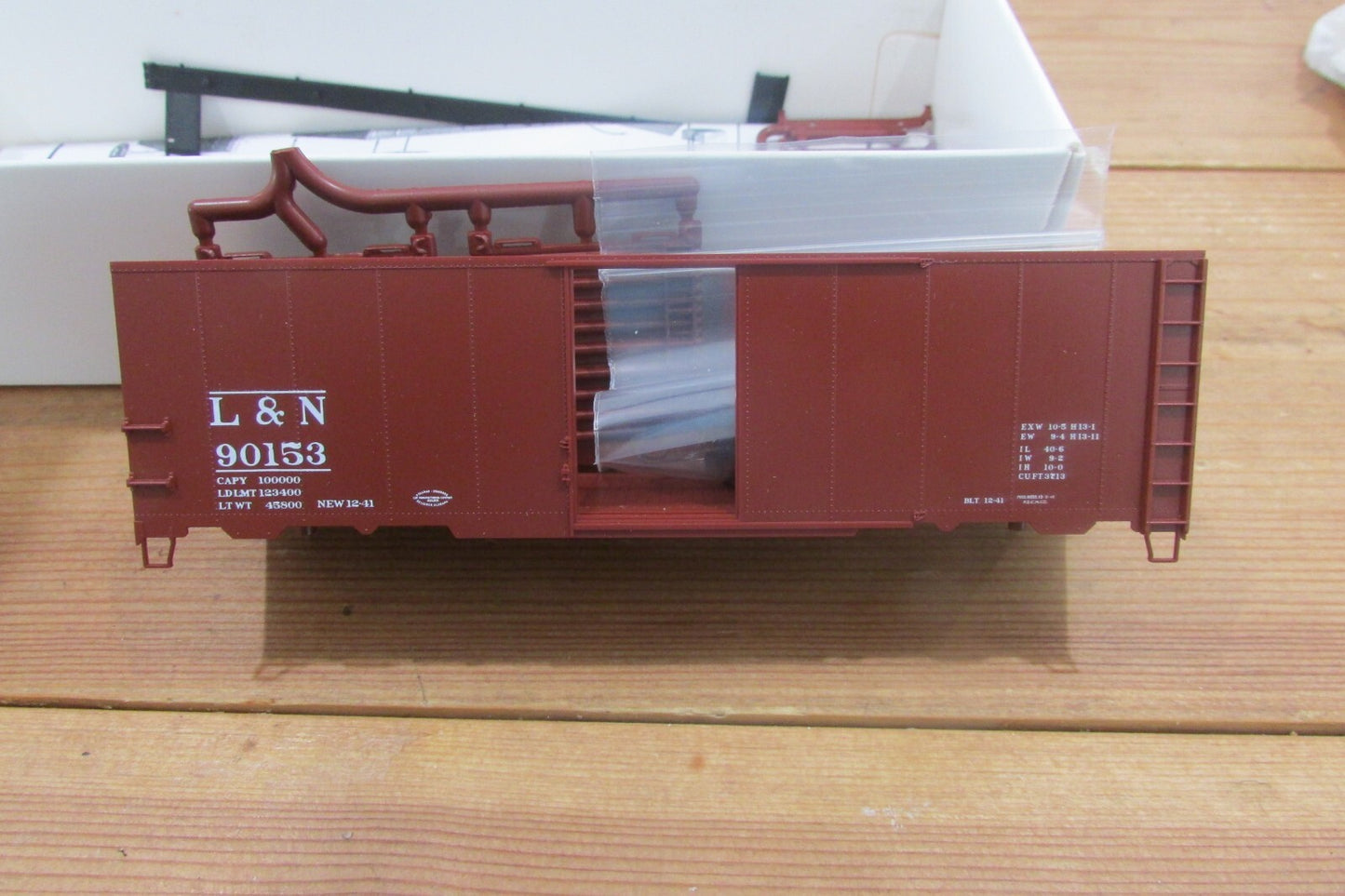 HO Scale (6) Branchline Trains Assorted Freight Cars Kit Lot#2953