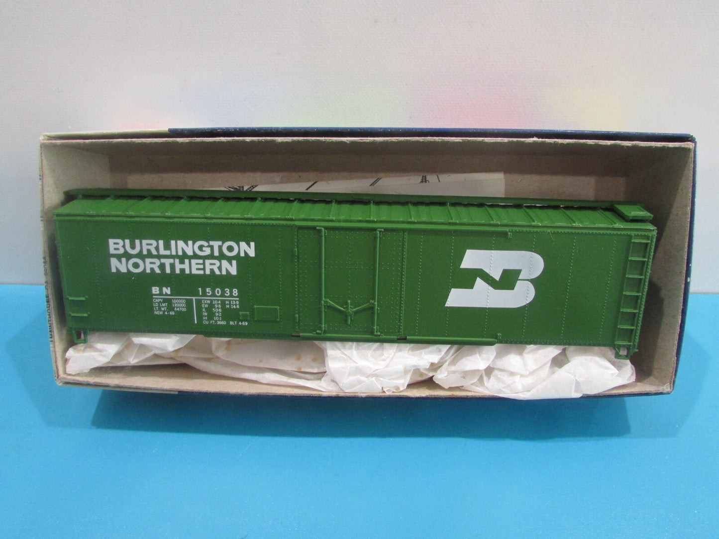 HO Scale Roundhouse 1251 50' Box Car Kit Burlington Northern RH4335