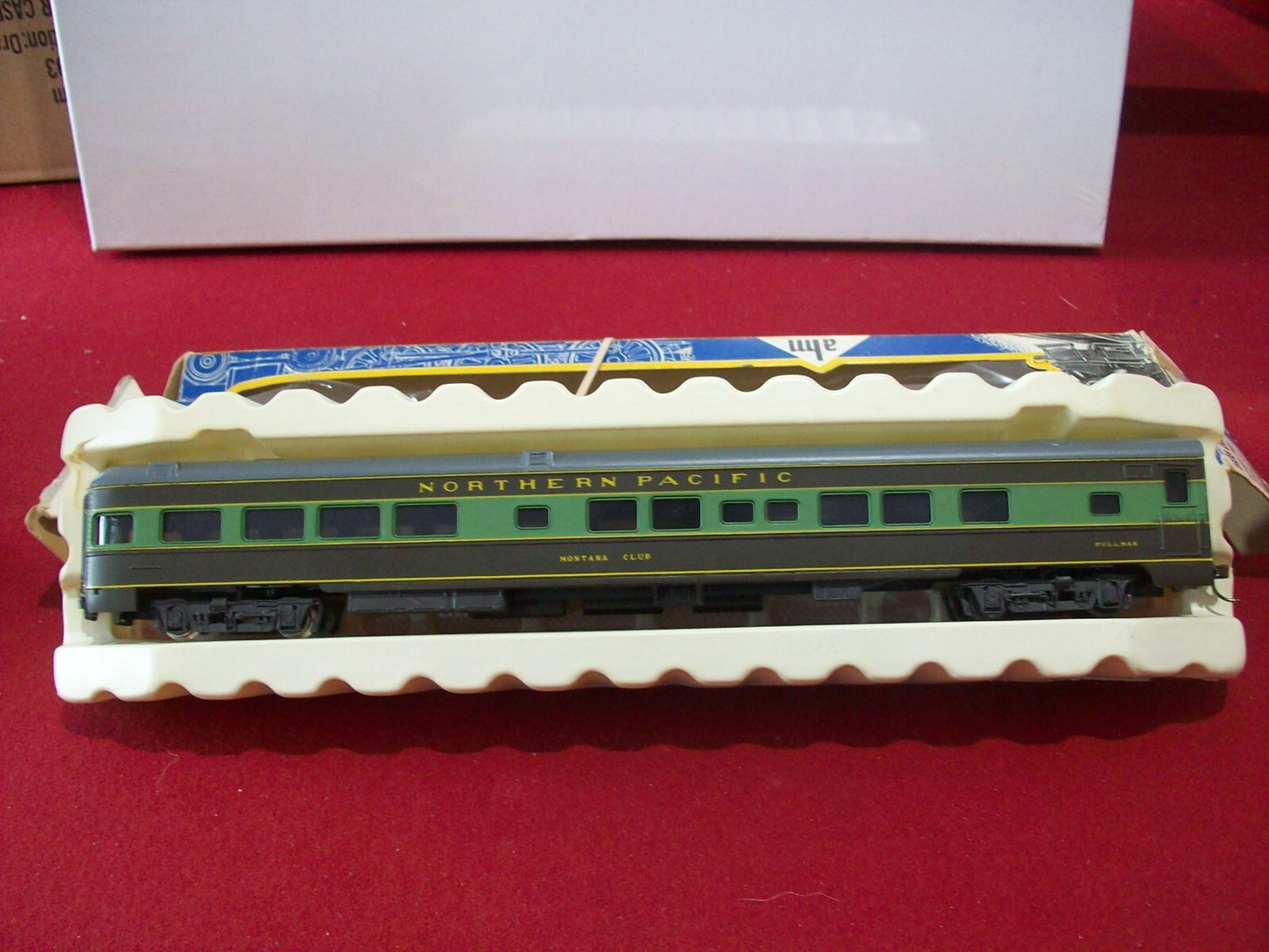 HO Scale AHM/Rivarrosi Observation Car "Northern Pacific" Lot#0397