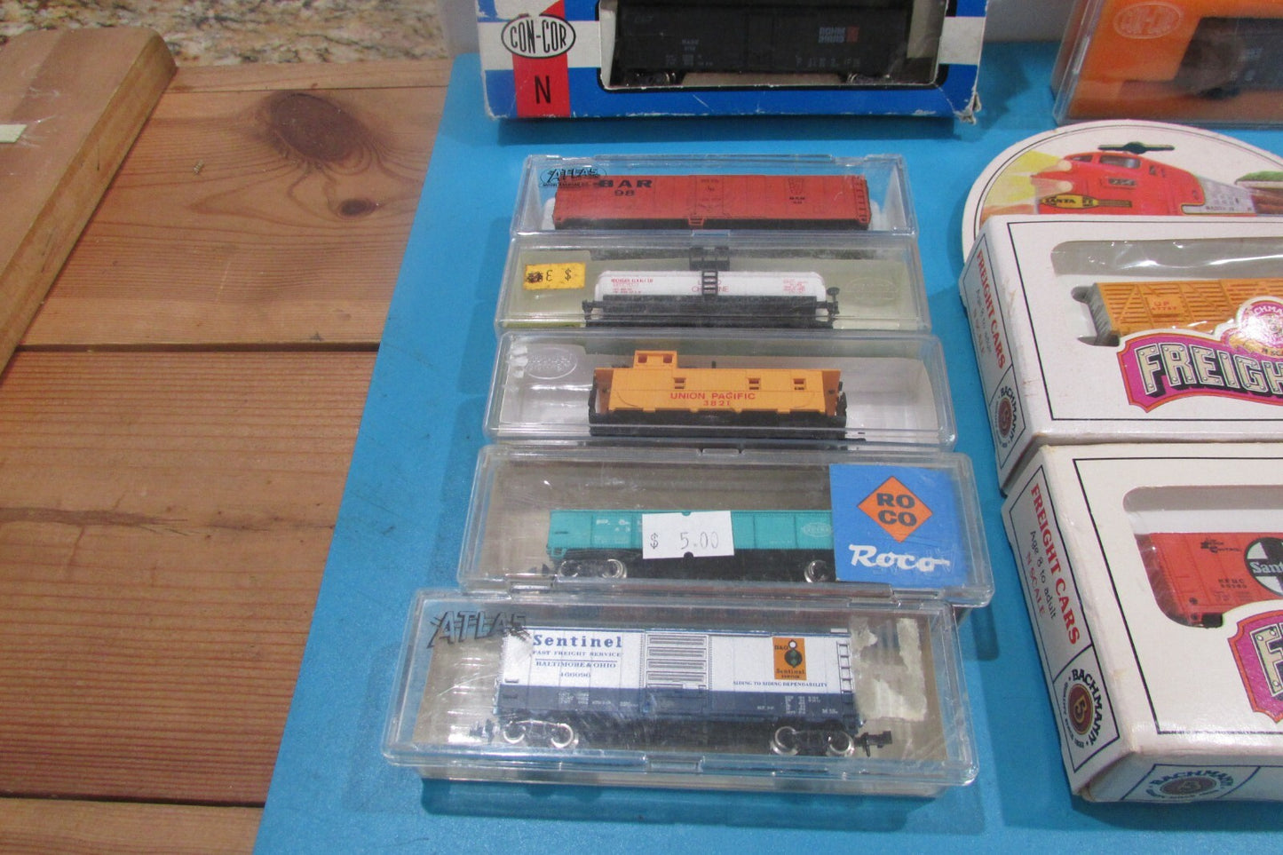 N Scale (14) Assorted Freight Cars, Different Brands Lot#2531